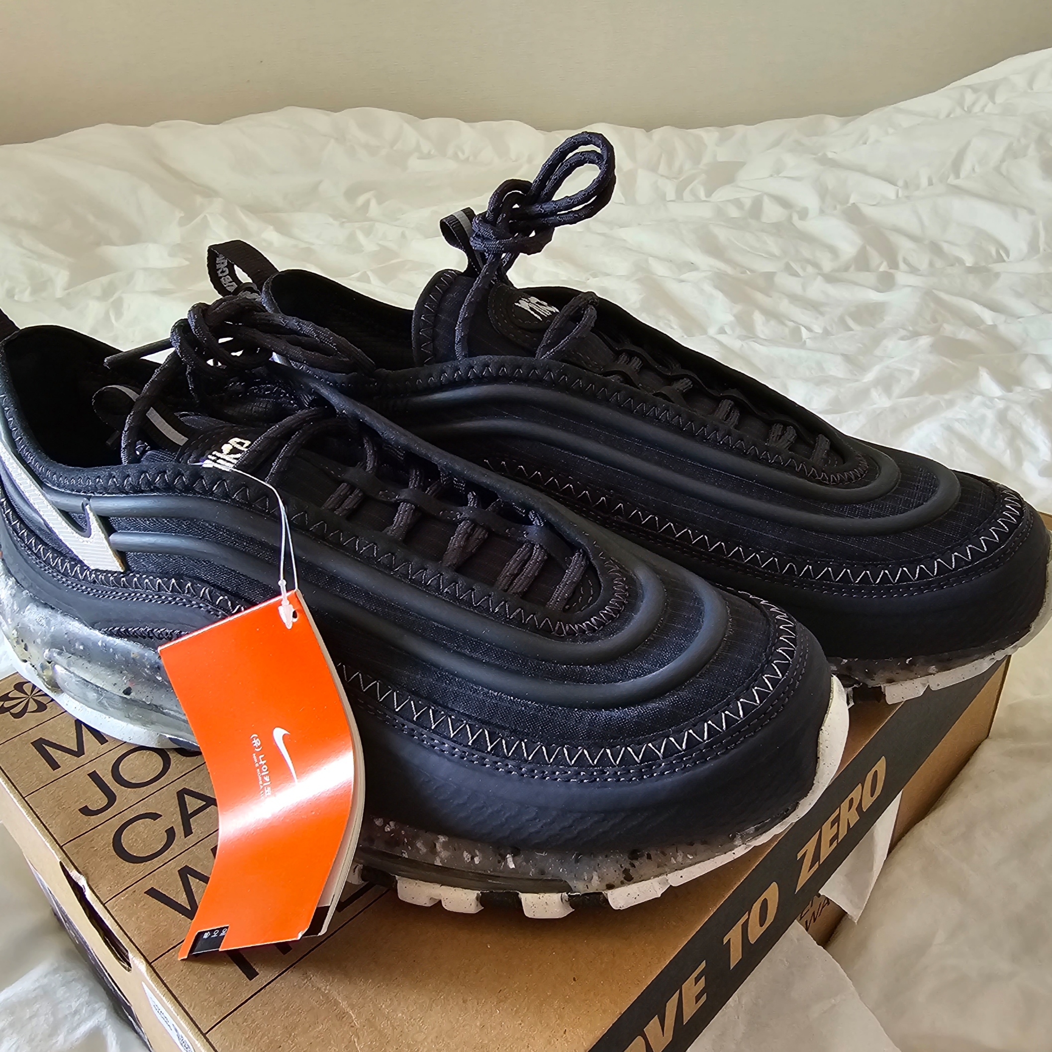Nike Air Max Terrascape 97 Off Noir and Summit White 착용 스타일 - 4