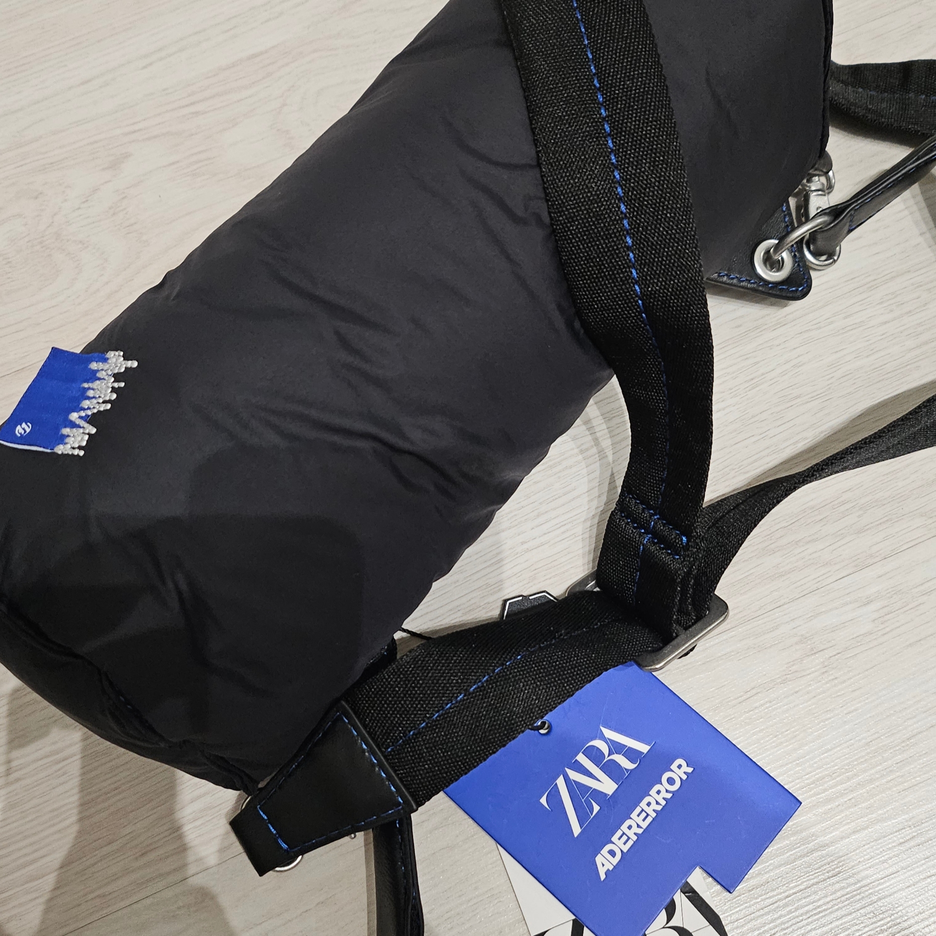 Ader Error x Zara Shoulder Bag Black 착용 스타일