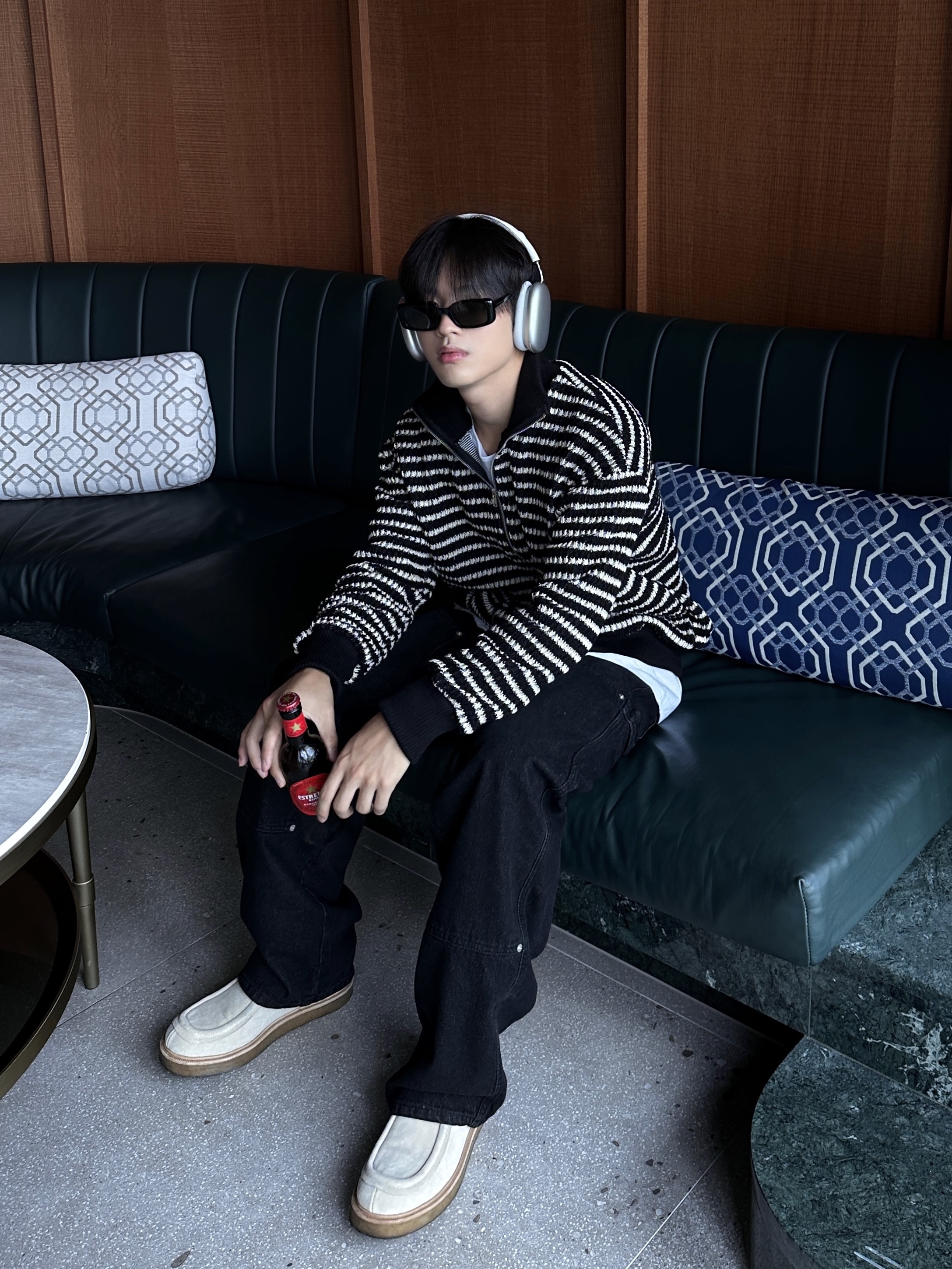 Apple AirPods Max Lightning Silver (Korean Ver.), Gentle Monster x Maison Margiela MM004 Black Black 착용 스타일 - 2