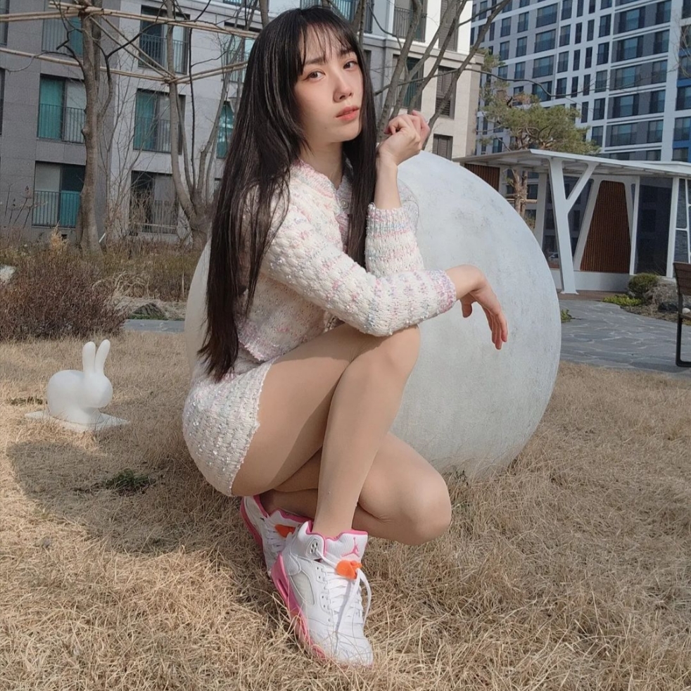 (GS) Jordan 5 Retro Pinksicle and Safety Orange 착용 스타일