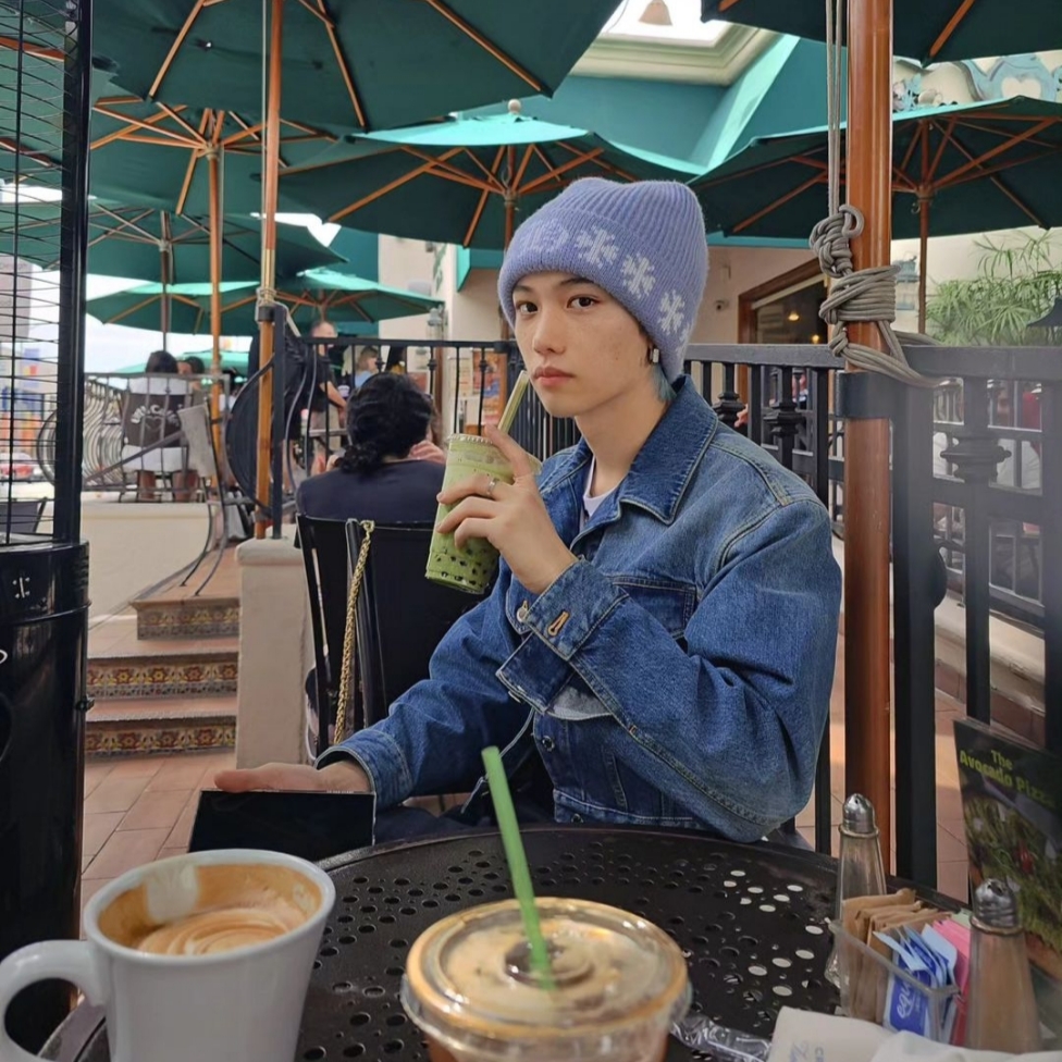 Chrome Hearts Big Daddy Cashmere Beanie Light Blue White 착용 스타일 - 2