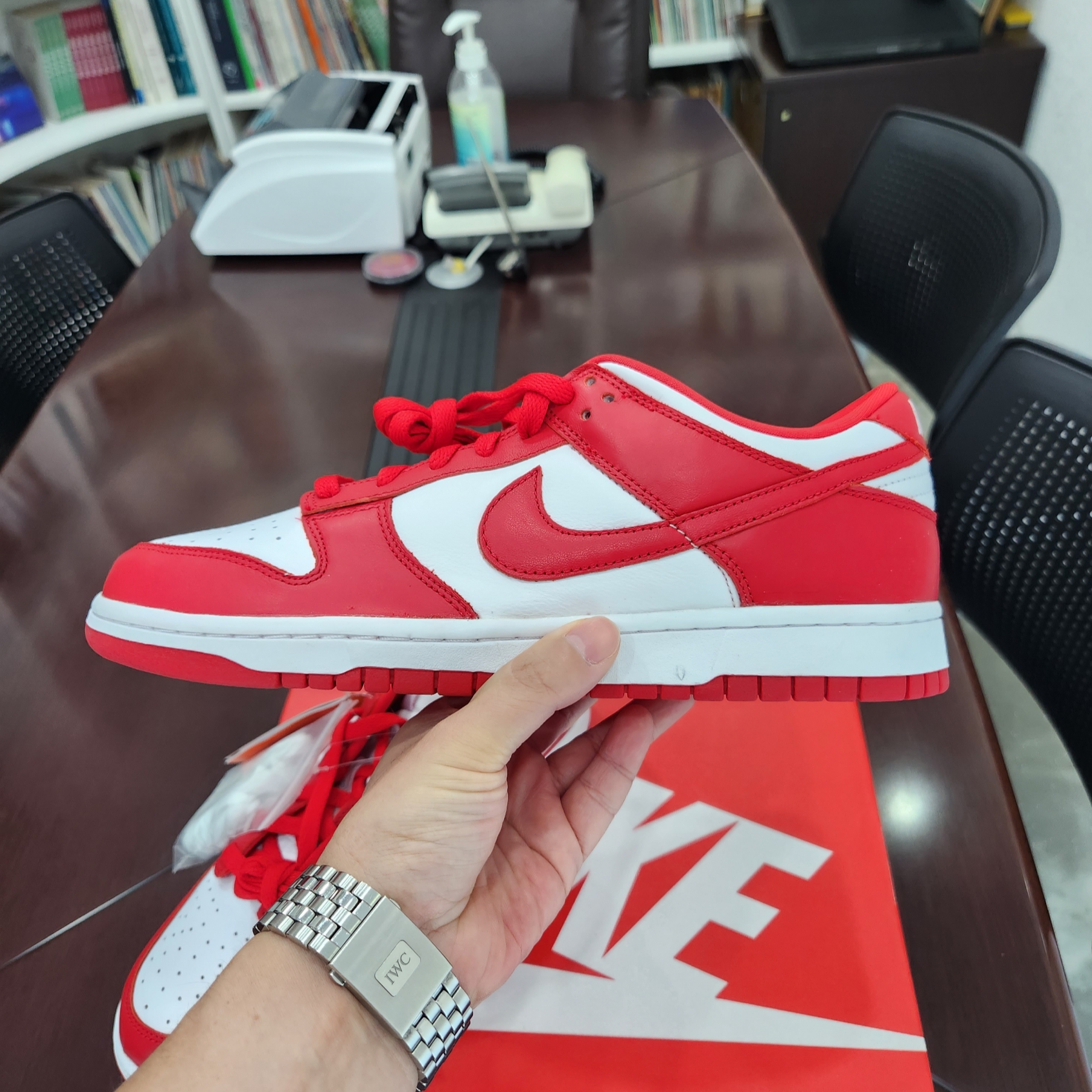 Nike Dunk Low SP White and University Red 2023 착용 스타일 - 3