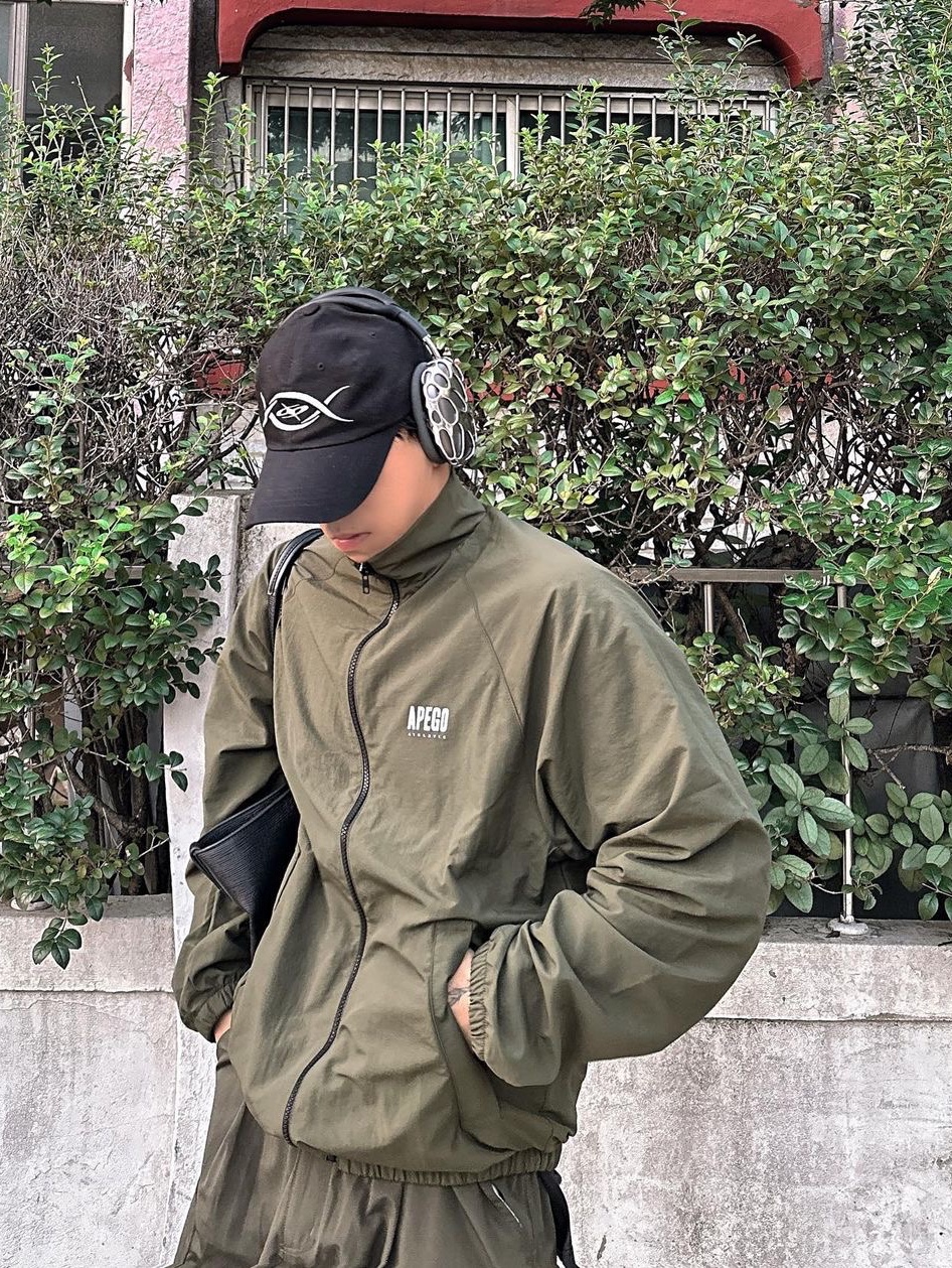 Test Artifact Era Max 001 Chrome, Apple AirPods Max Lightning Silver (Korean Ver.) 착용 스타일