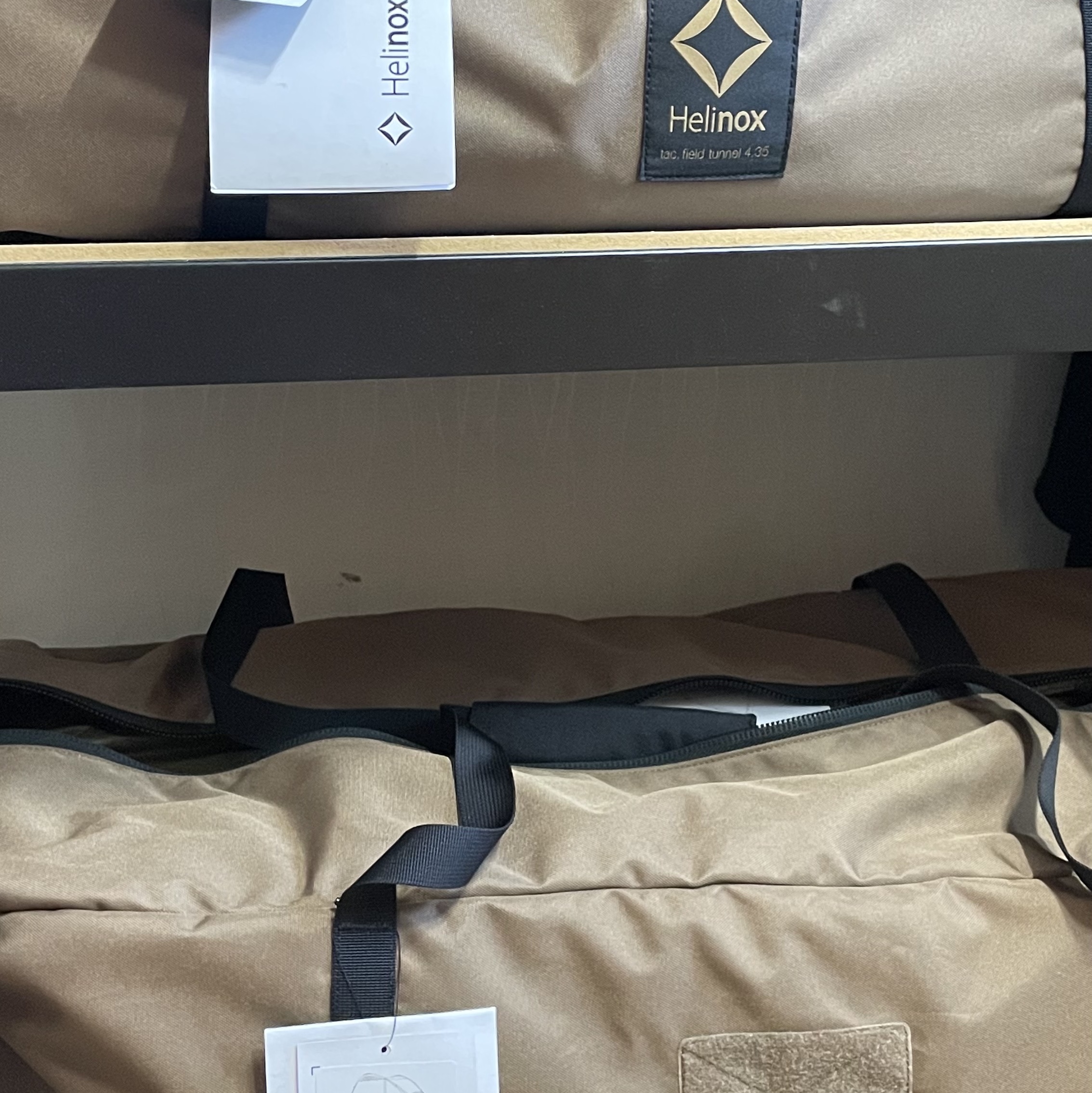 Helinox Tactical V-Tarp 4.0 R1 Coyote Tan, Helinox Tactical Field Tunnel 4.35 Coyote Tan 착용 스타일