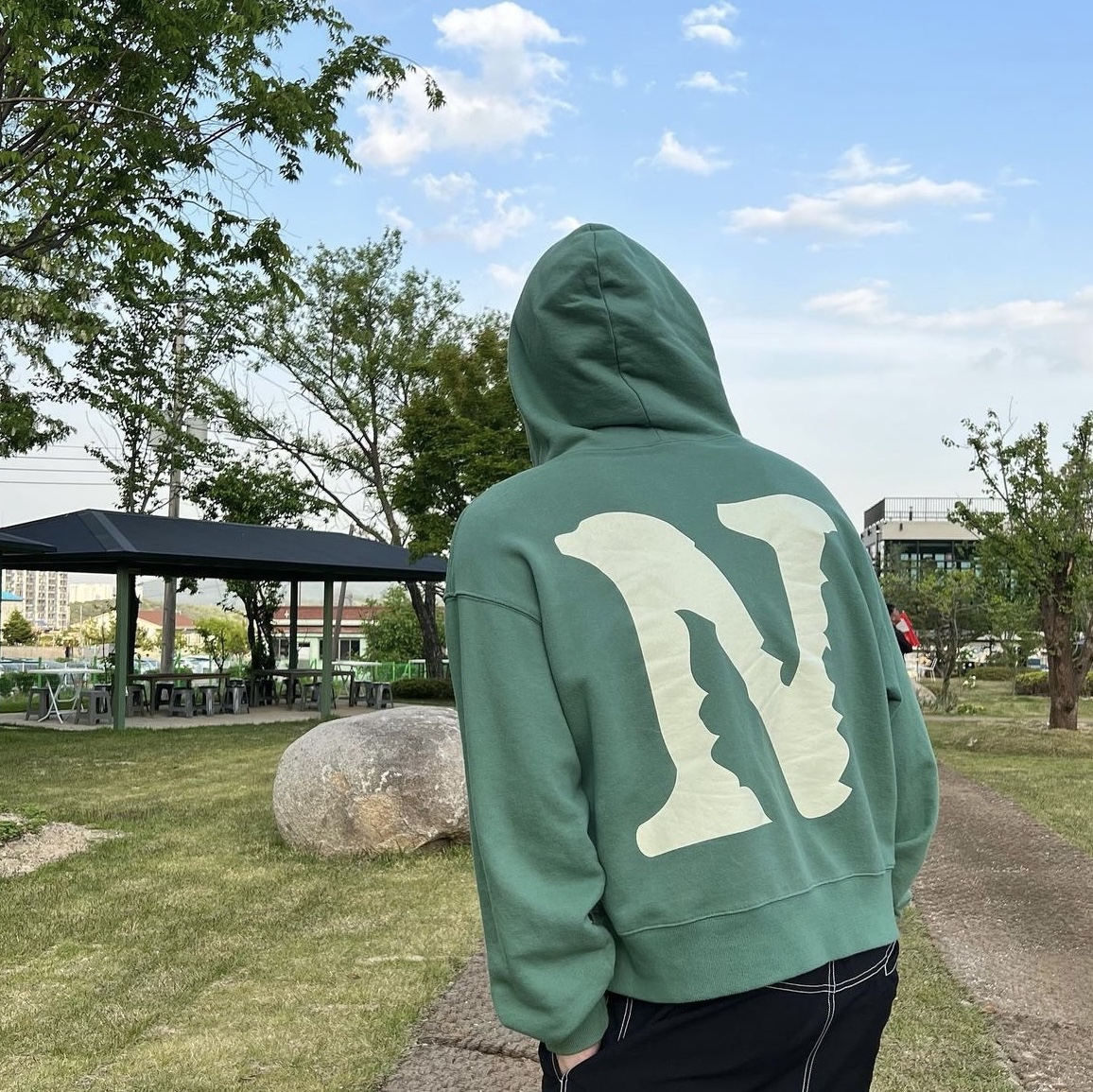 Netherworld Hoodie Olive 착용 스타일 - 1