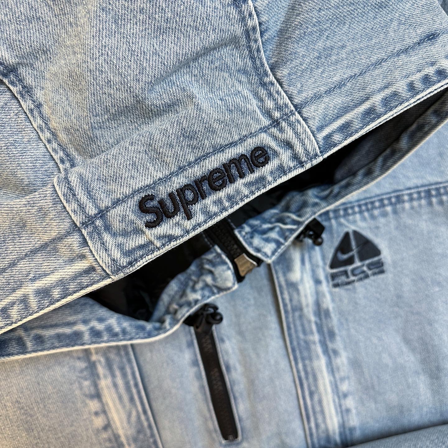 Supreme x Nike ACG Denim Pullover Washed Blue - 22FW, Hoka Anacapa Mid Gore-Tex Shifting Sand 착용 스타일 - 4