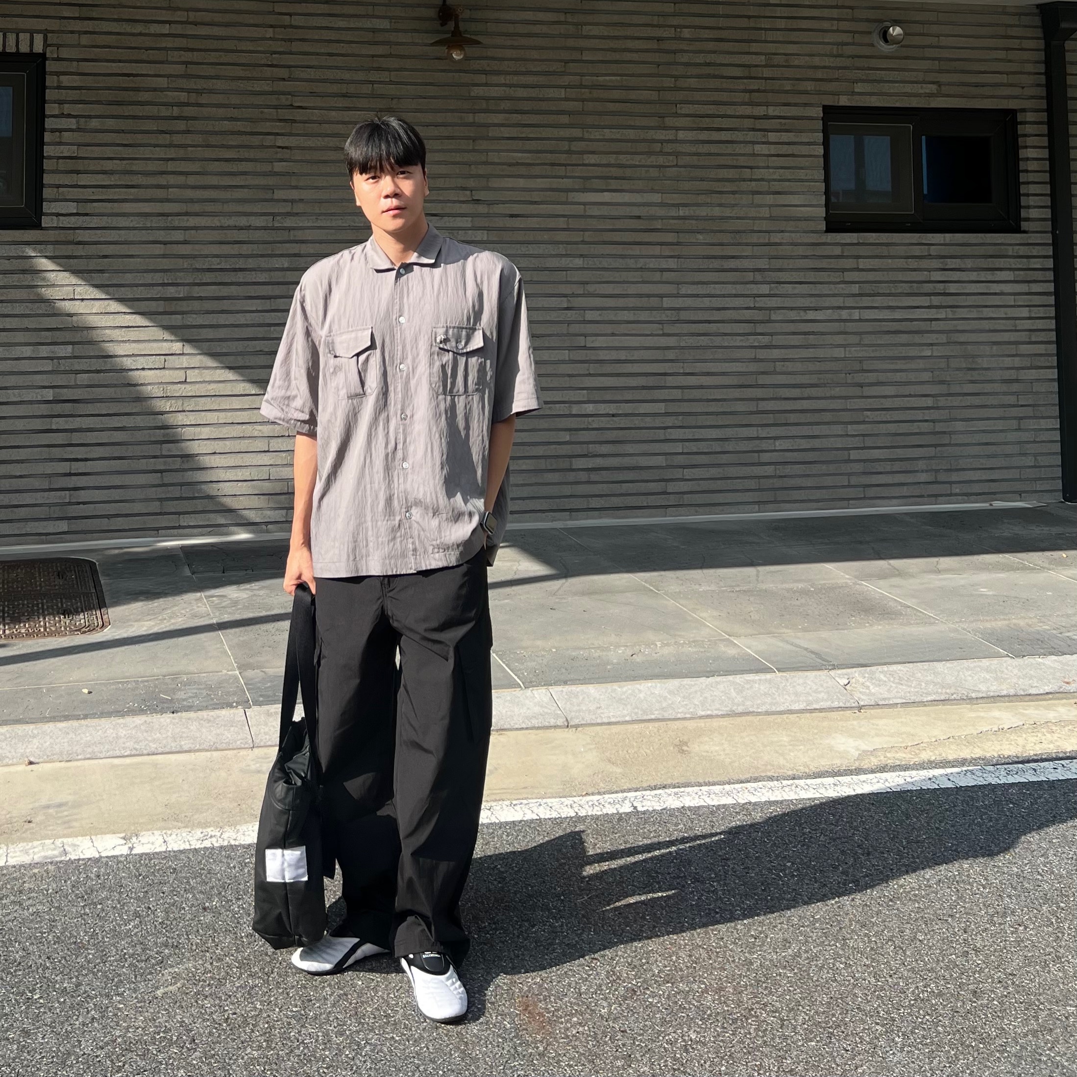 Balenciaga Zen Sneakers White Black 착용 스타일 - 1