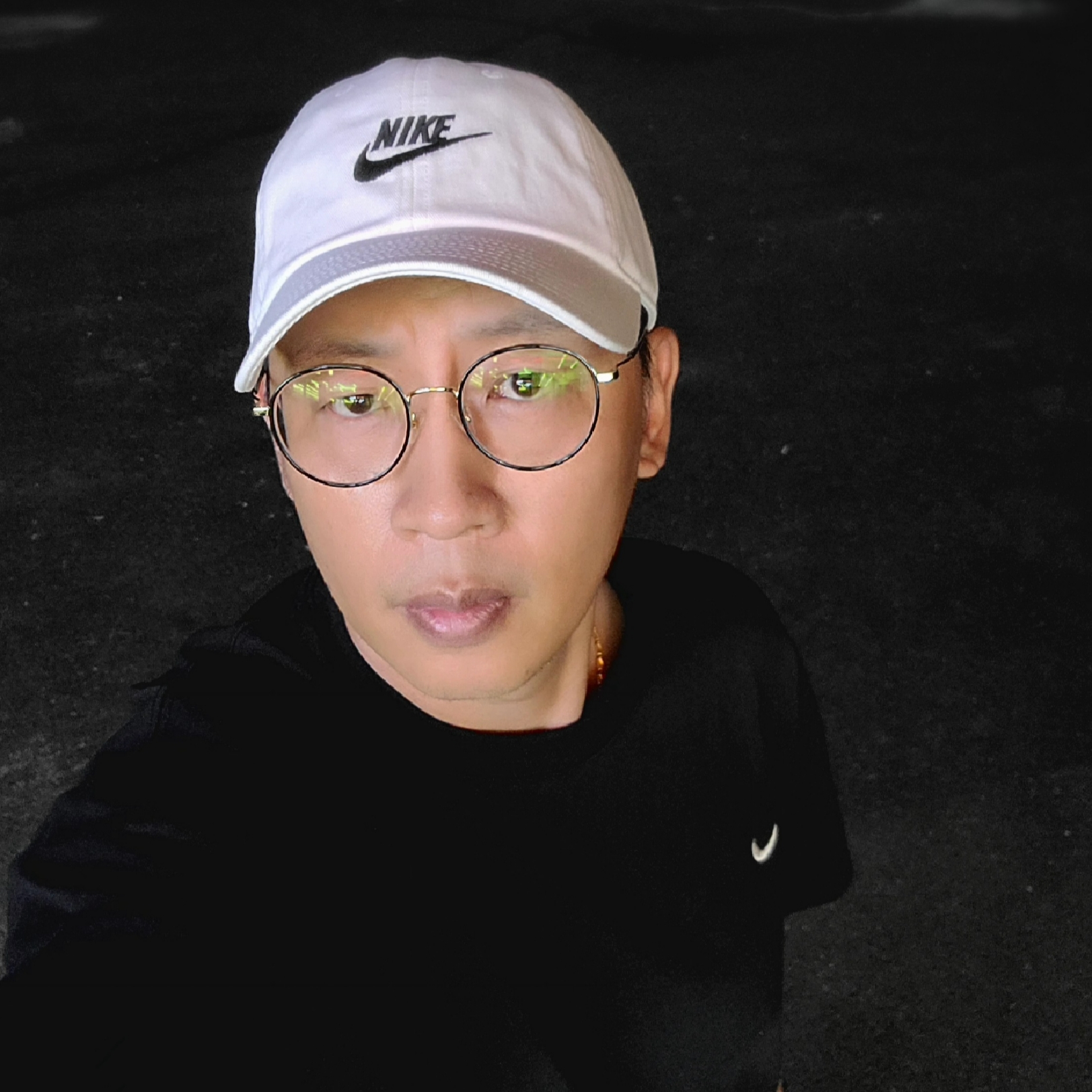 Nike Heritage 86 Futura Washed Cap White, Nike NRG Solo Swoosh T-Shirt Black - US/EU 착용 스타일