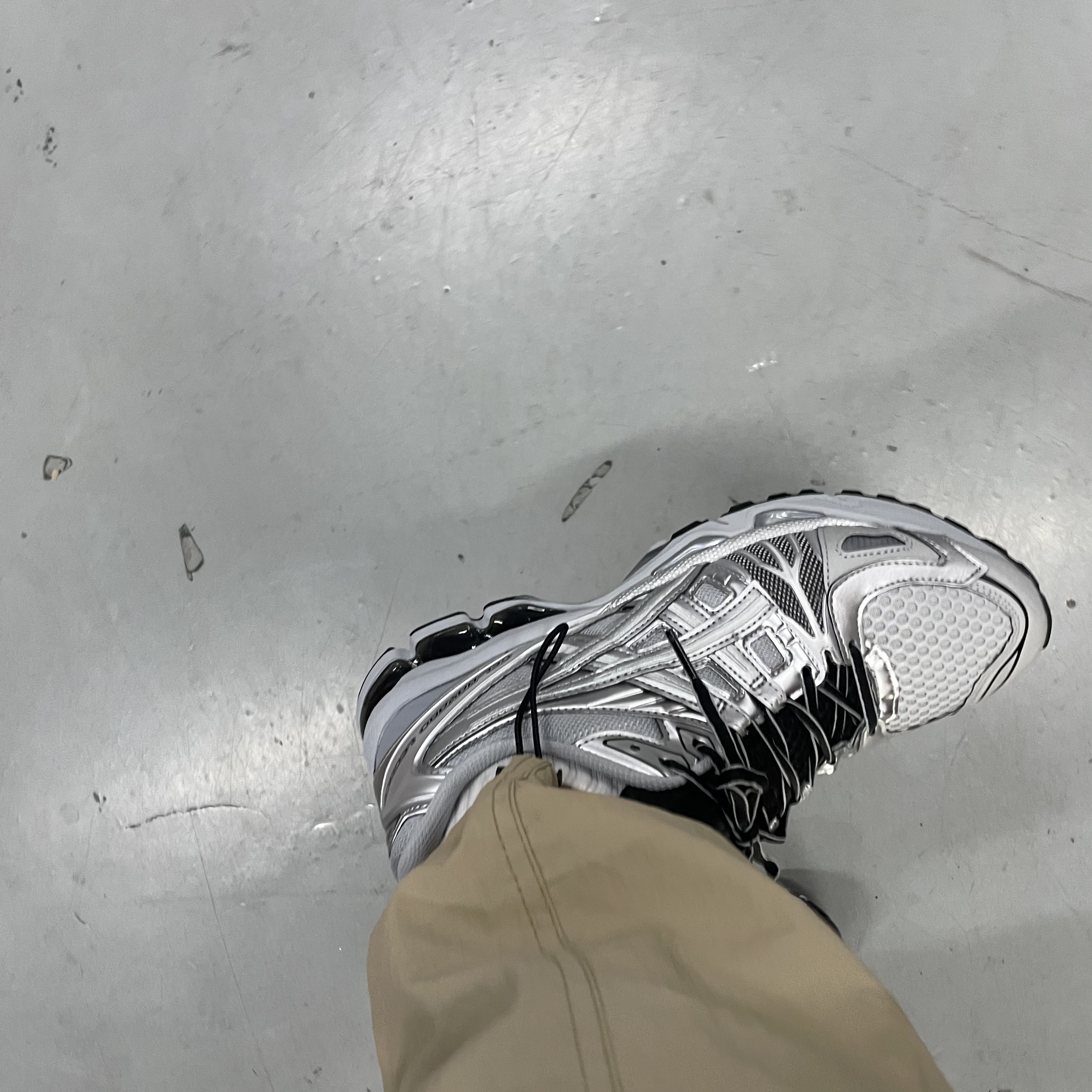Asics Gel-Kayano Legacy Pure Silver 착용 스타일