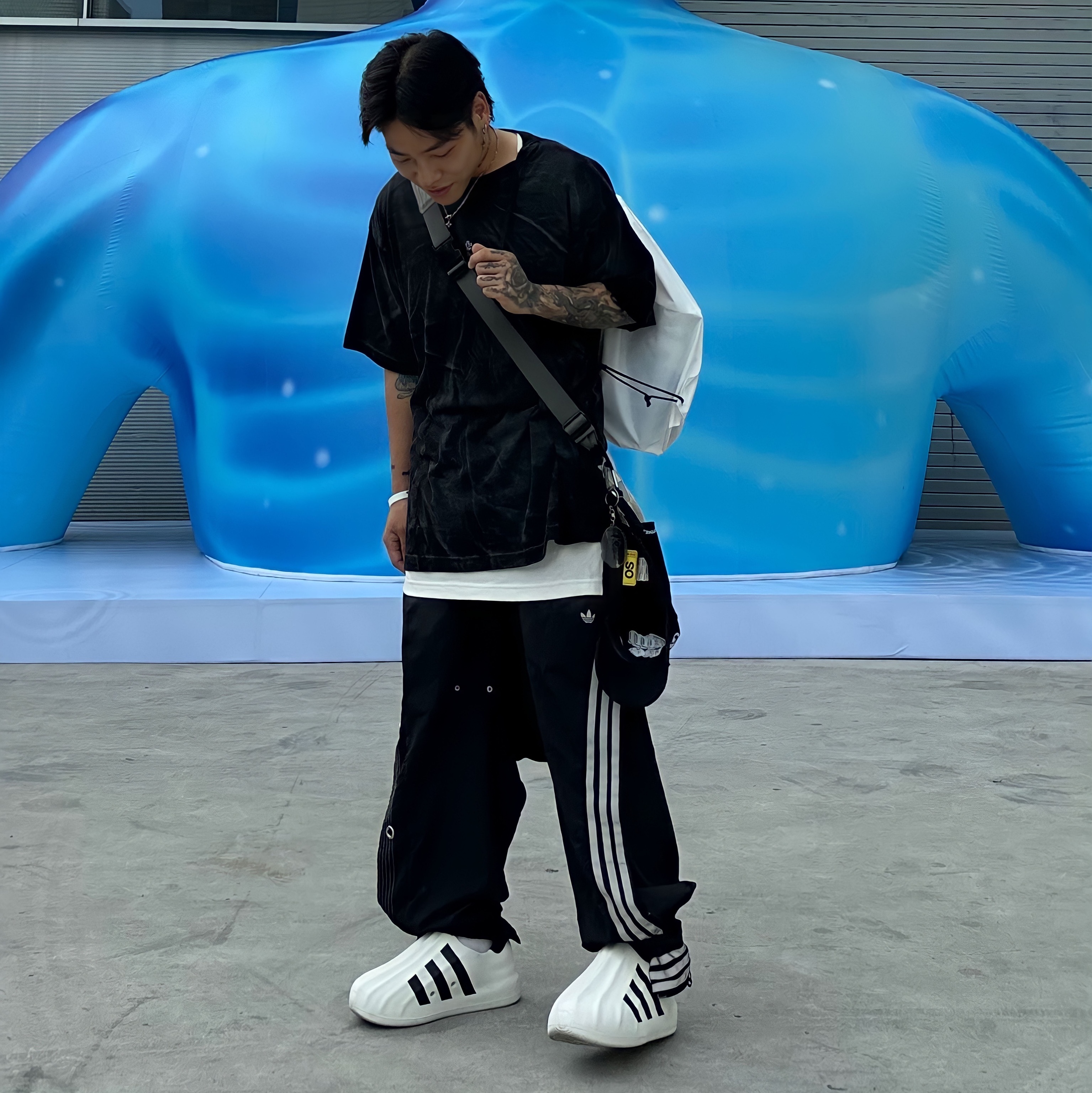 Adidas Adifom Superstar Core White 착용 스타일 - 2