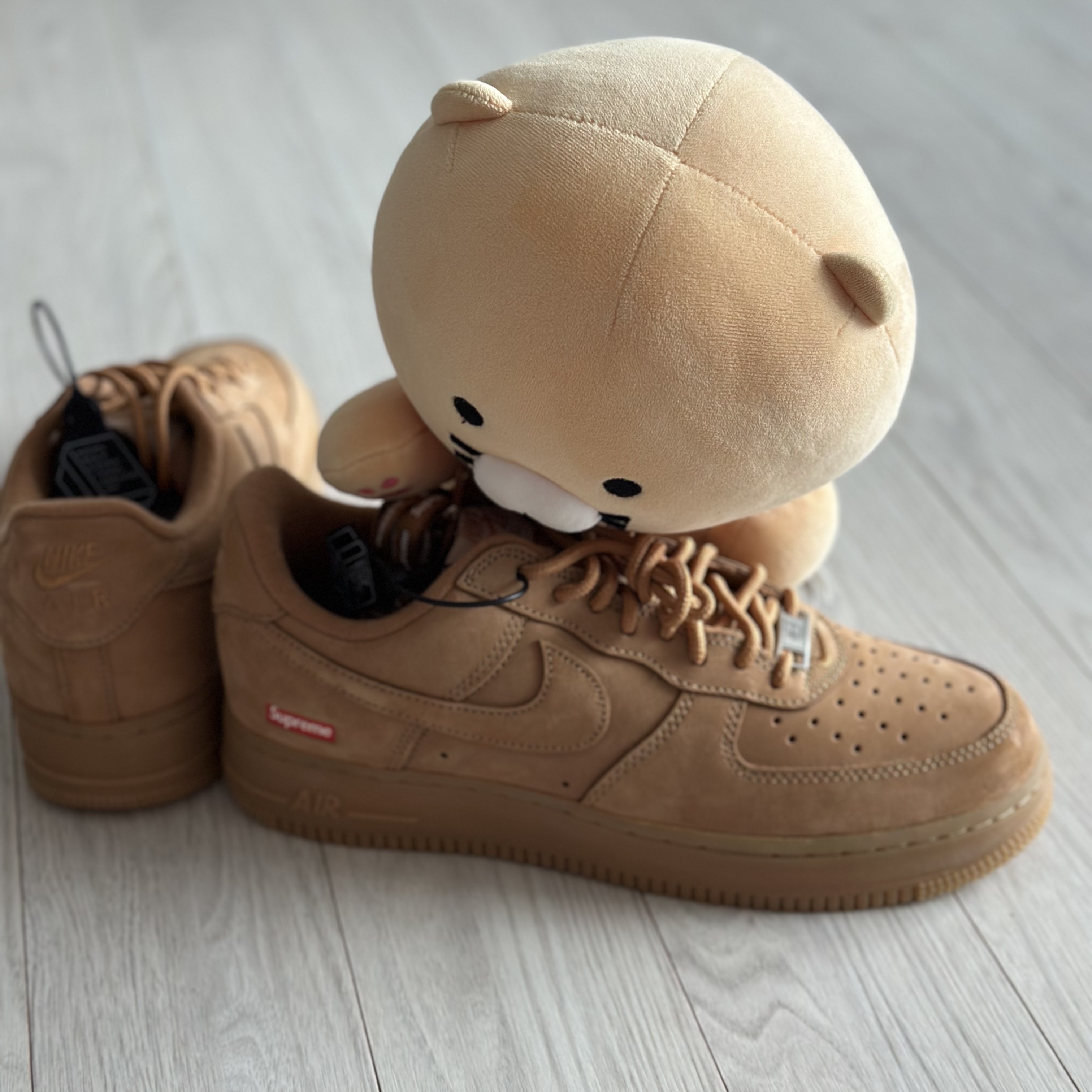 Nike x Supreme Air Force 1 Low Flax 착용 스타일 - 2