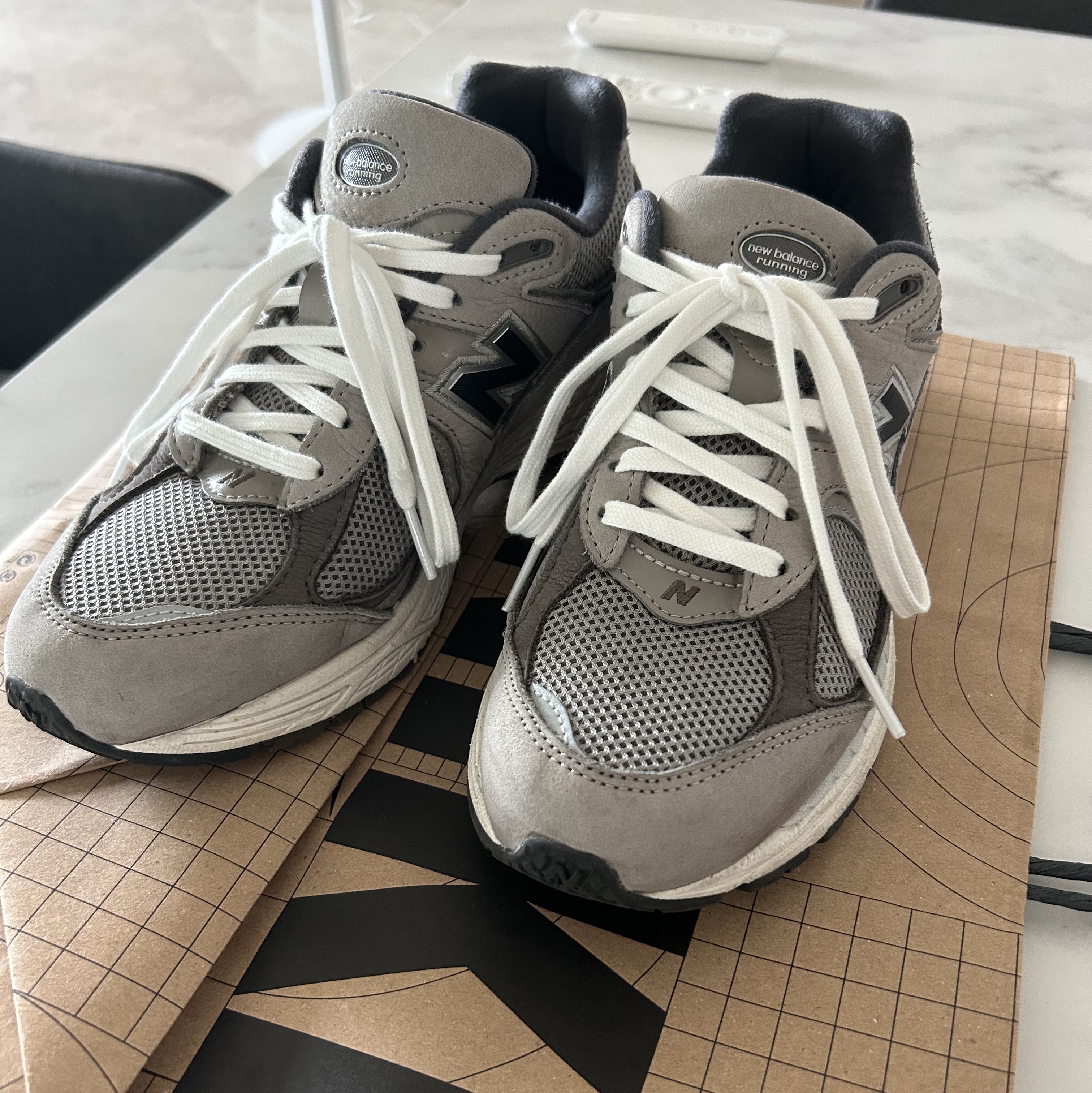 New Balance 2002 Warm Alpaca 착용 스타일