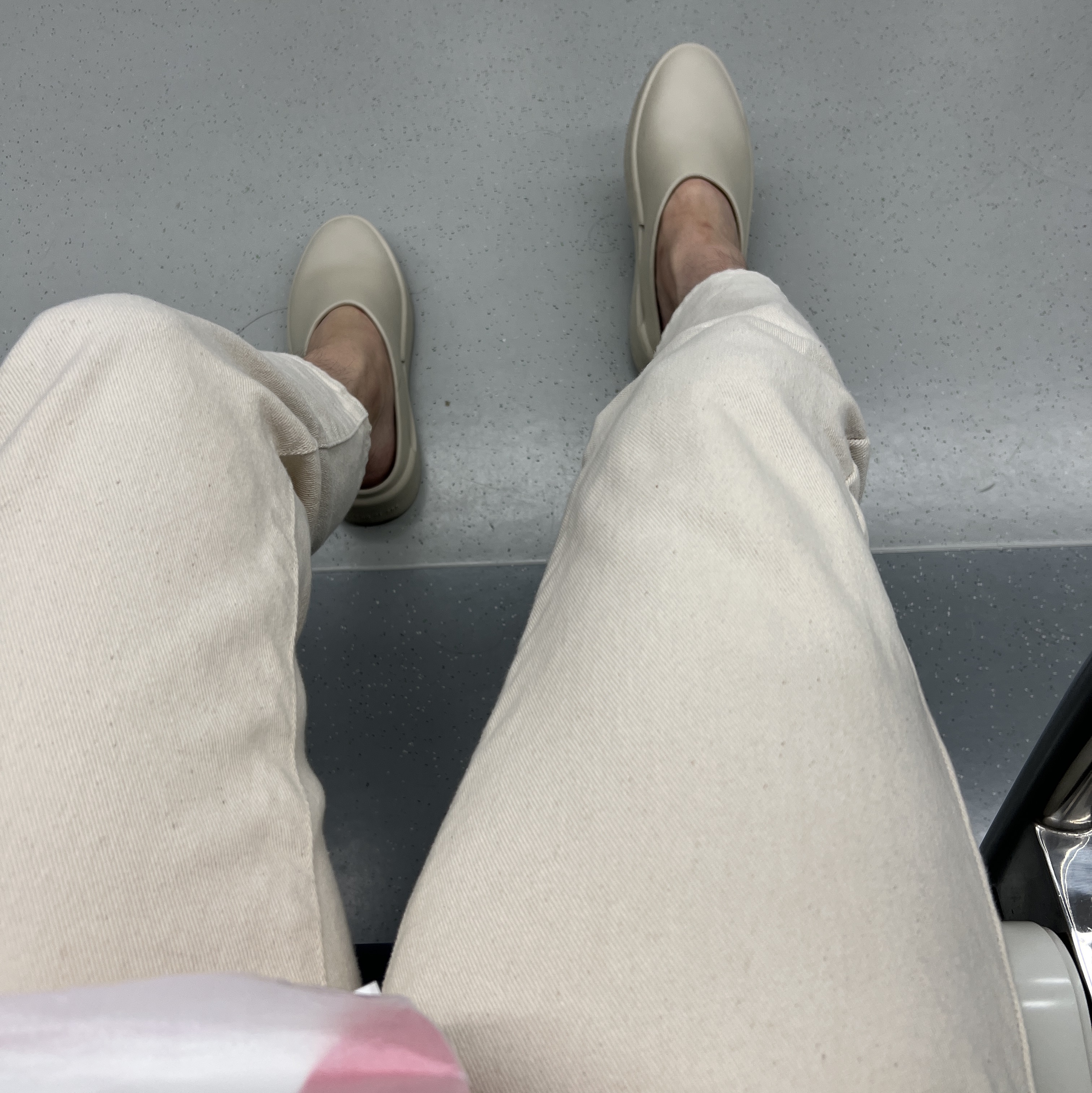 Fear of God The California Dusty Beige 착용 스타일