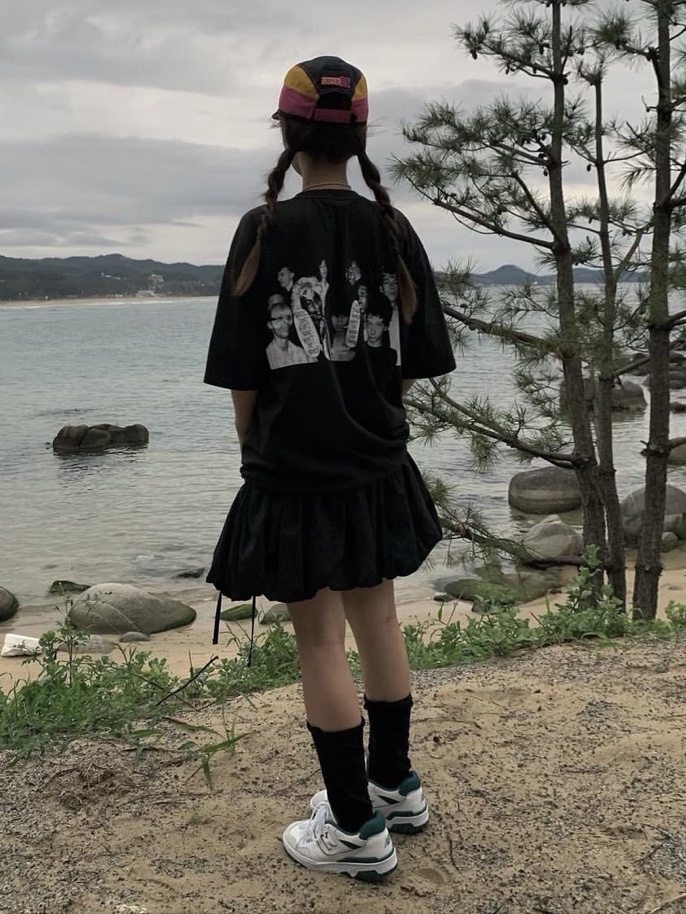 Stussy x Martine Rose Collage Pigment Dyed T-Shirt Black, New Balance 550 White Green - D Standard 착용 스타일 - 1