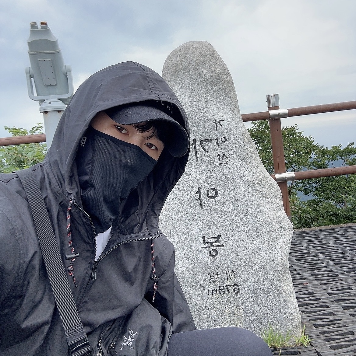 Arc'teryx Mantis 2 Waistpack Black 착용 스타일