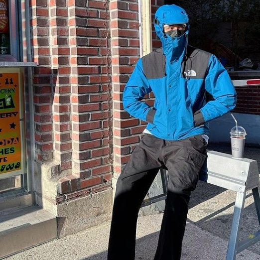 Nike ACG Storm-Fit ADV Cascade Rains Full Zip Jacket Black - Asia, Supreme x The North Face Summit Series Rescue Mountain Pro Jacket Blue - 22SS 착용 스타일 - 4