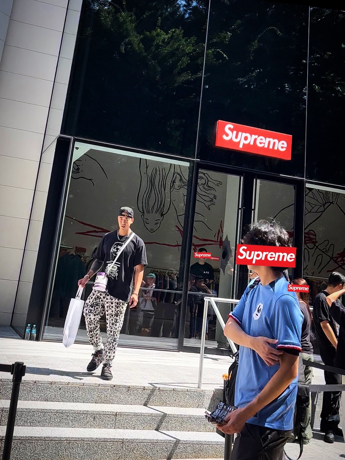 Supreme x Jean Paul Gaultier T-Shirt Black - 19SS, Supreme x Nike Lightweight Crew Socks Black (1 Pack) 착용 스타일 - 2