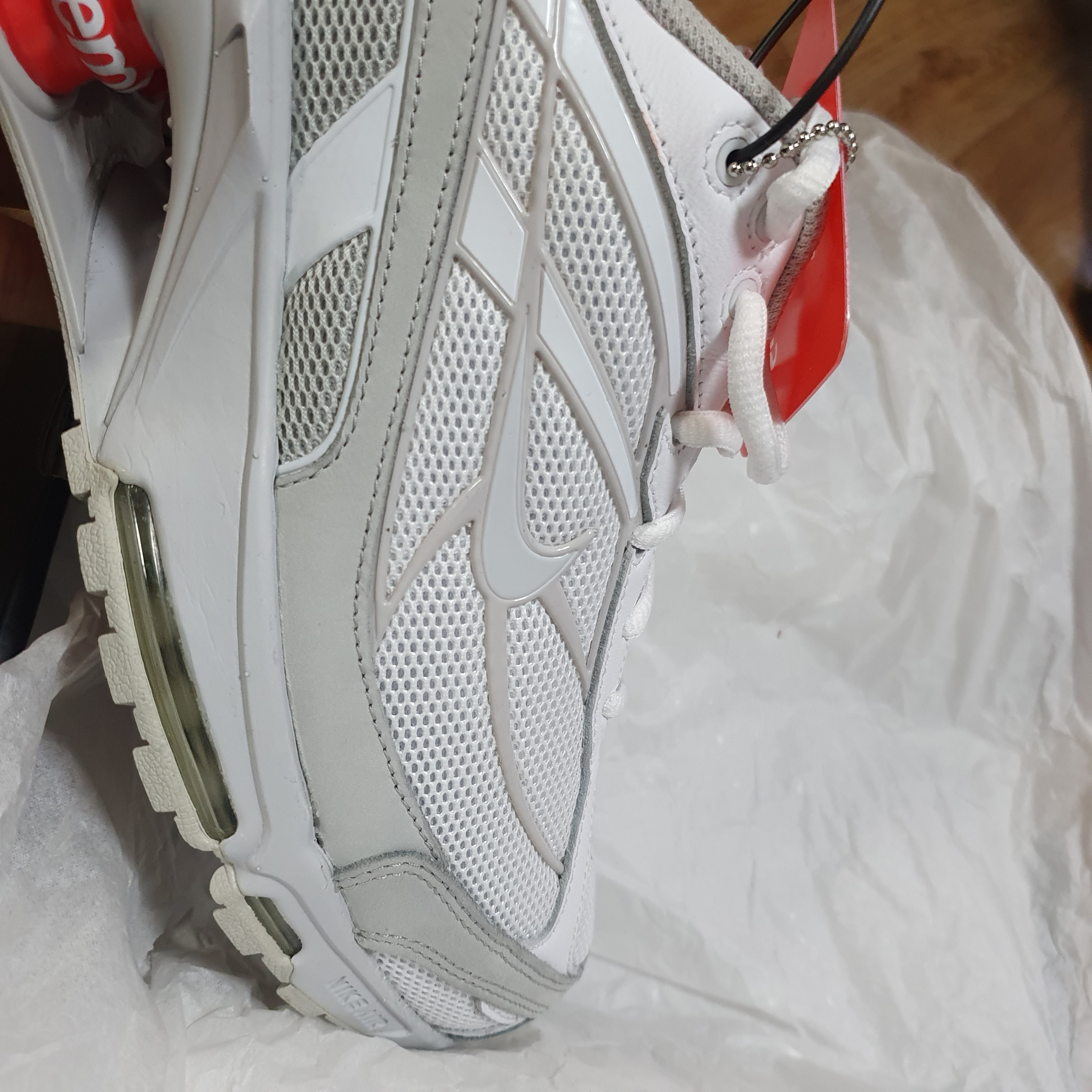 Nike x Supreme Shox Ride 2 SP White 착용 스타일 - 2