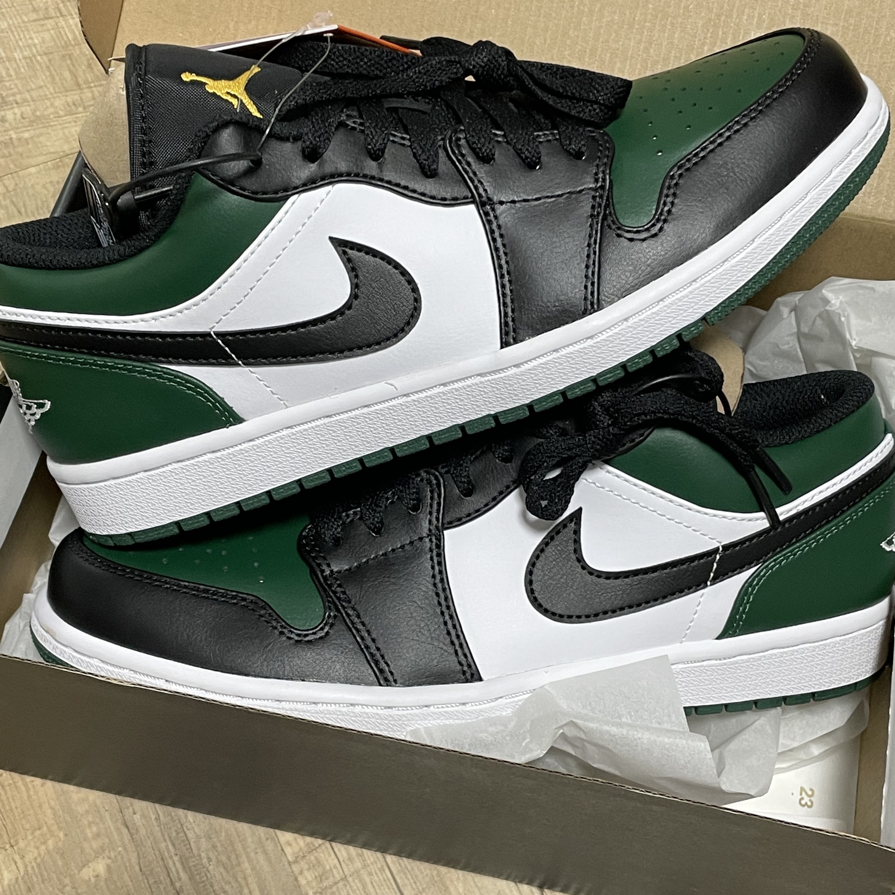 Jordan 1 Low Green Toe 착용 스타일