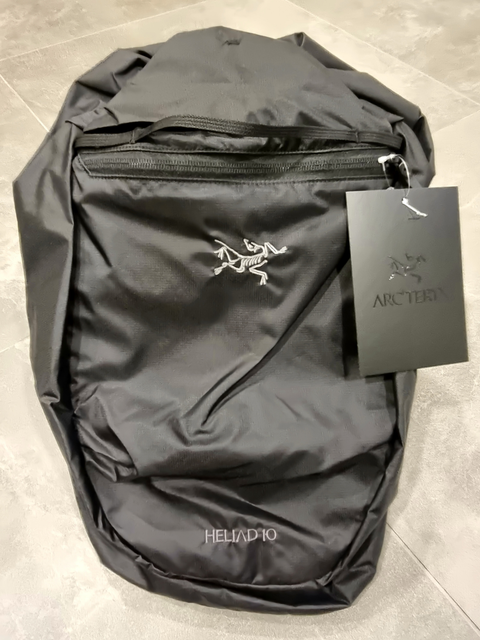 Arc'teryx Heliad 10 Backpack Black 착용 스타일