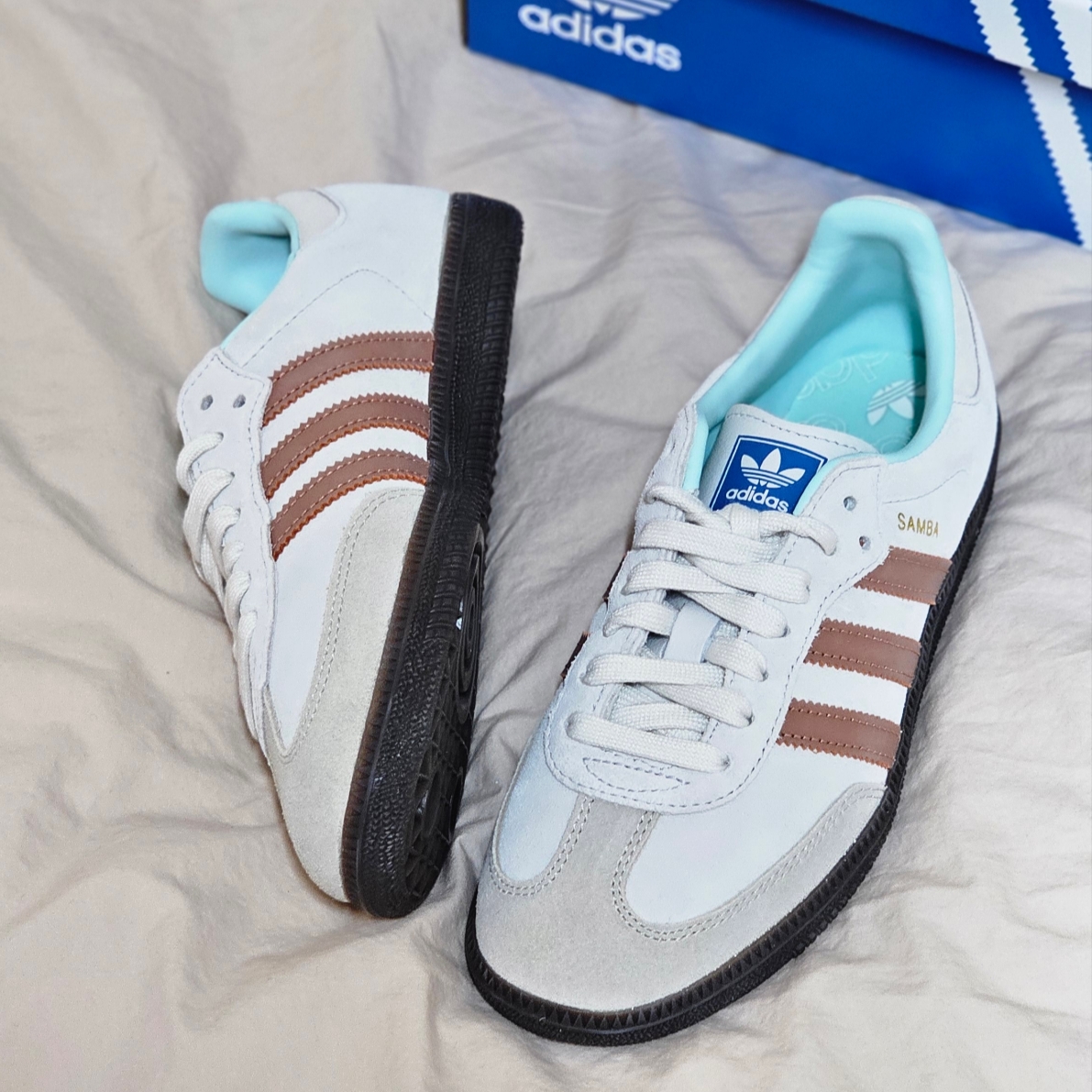 Adidas Samba OG Crystal White Clay Strata 착용 스타일 - 3