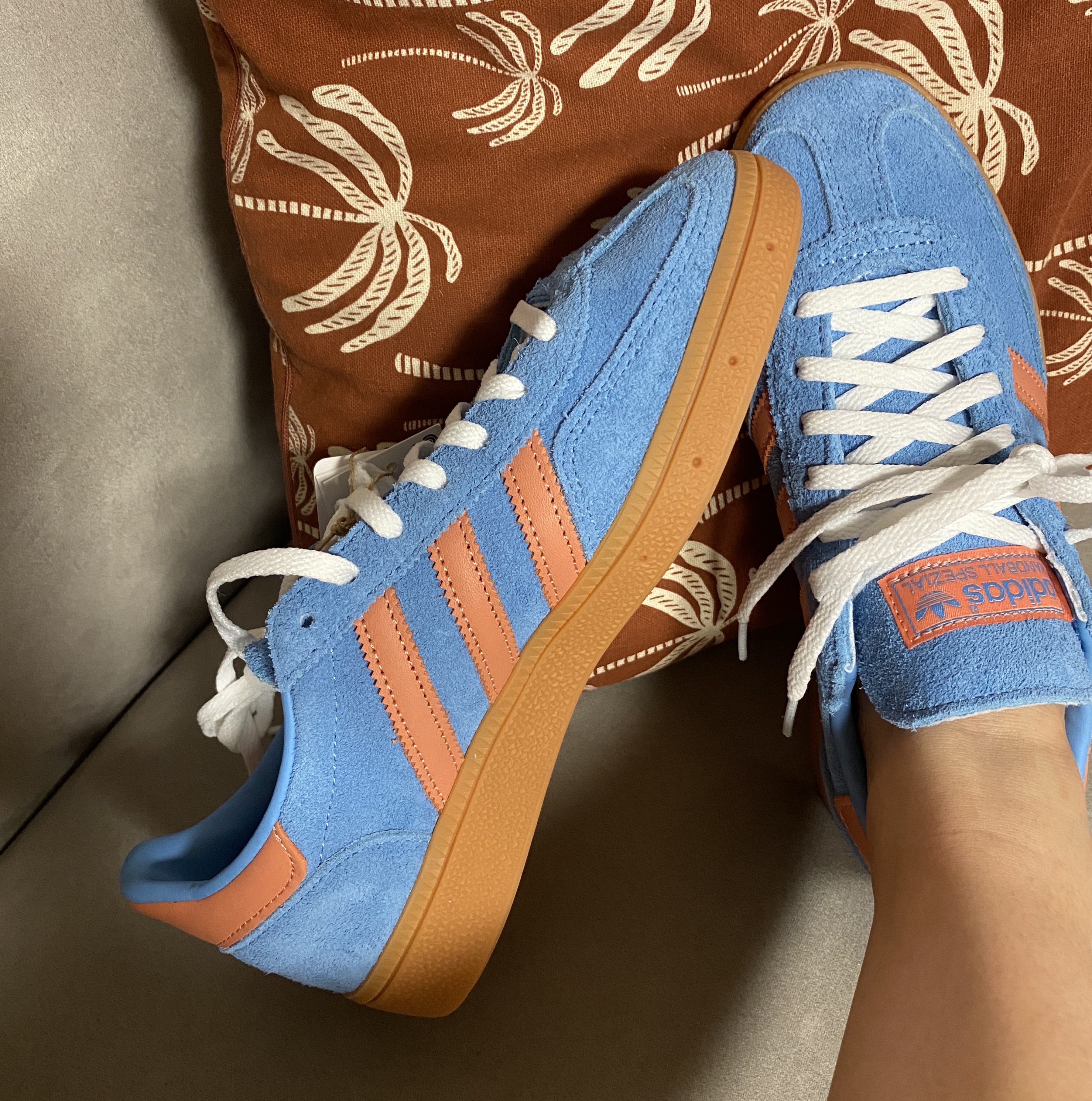 (W) Adidas Spezial Handball Right Blue 착용 스타일