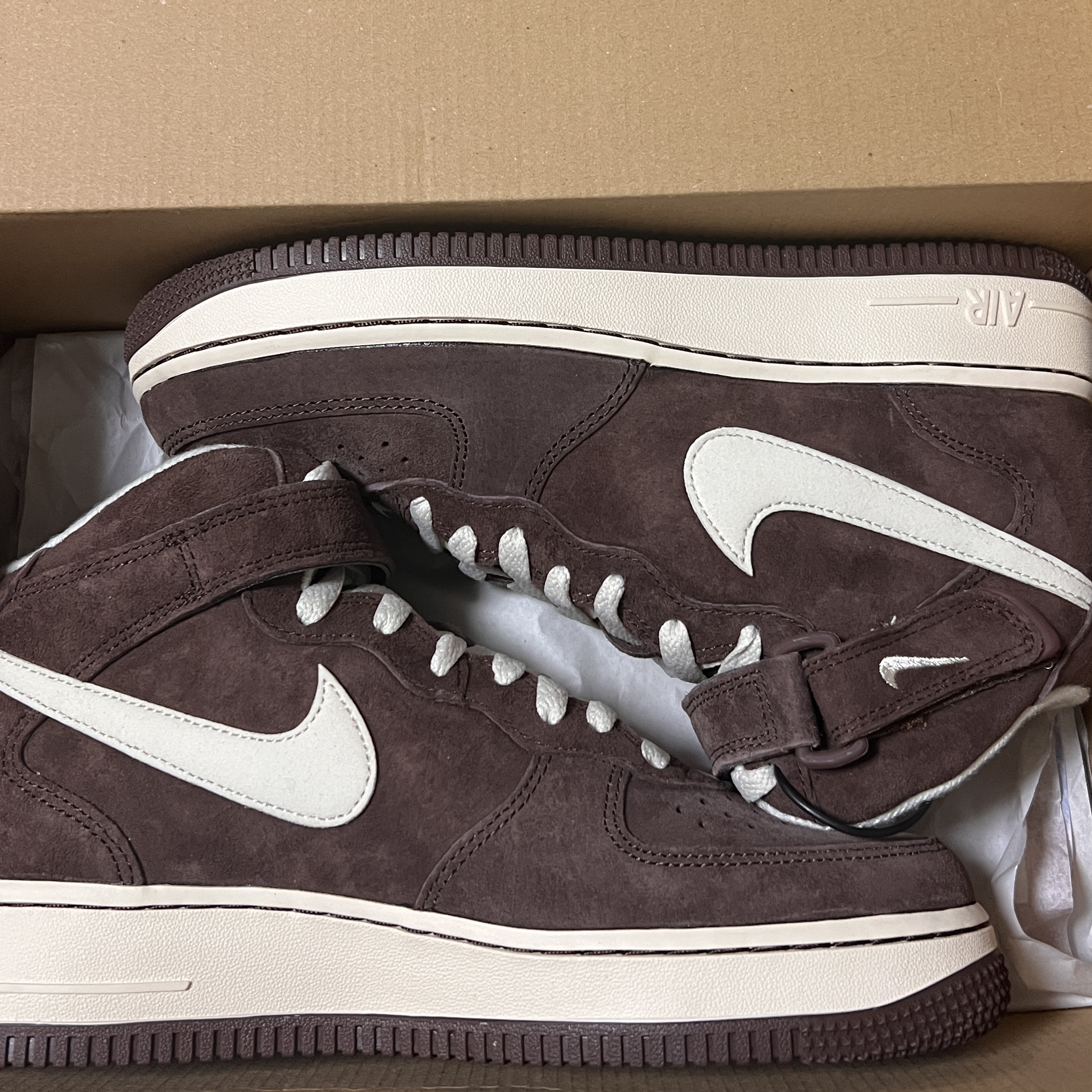 Nike Air Force 1 Mid '07 QS Chocolate 착용 스타일