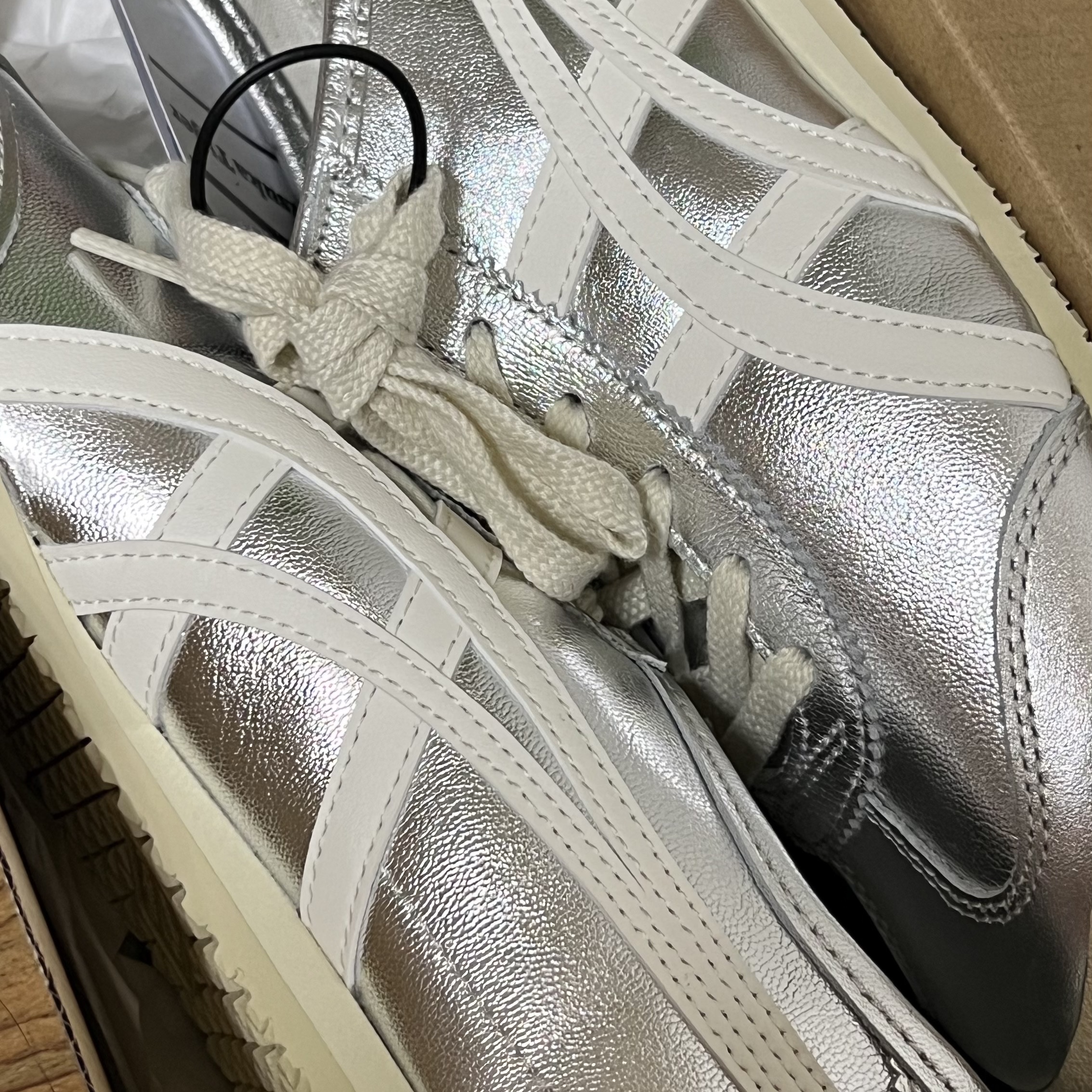 Onitsuka Tiger Mexico 66 White Silver 착용 스타일