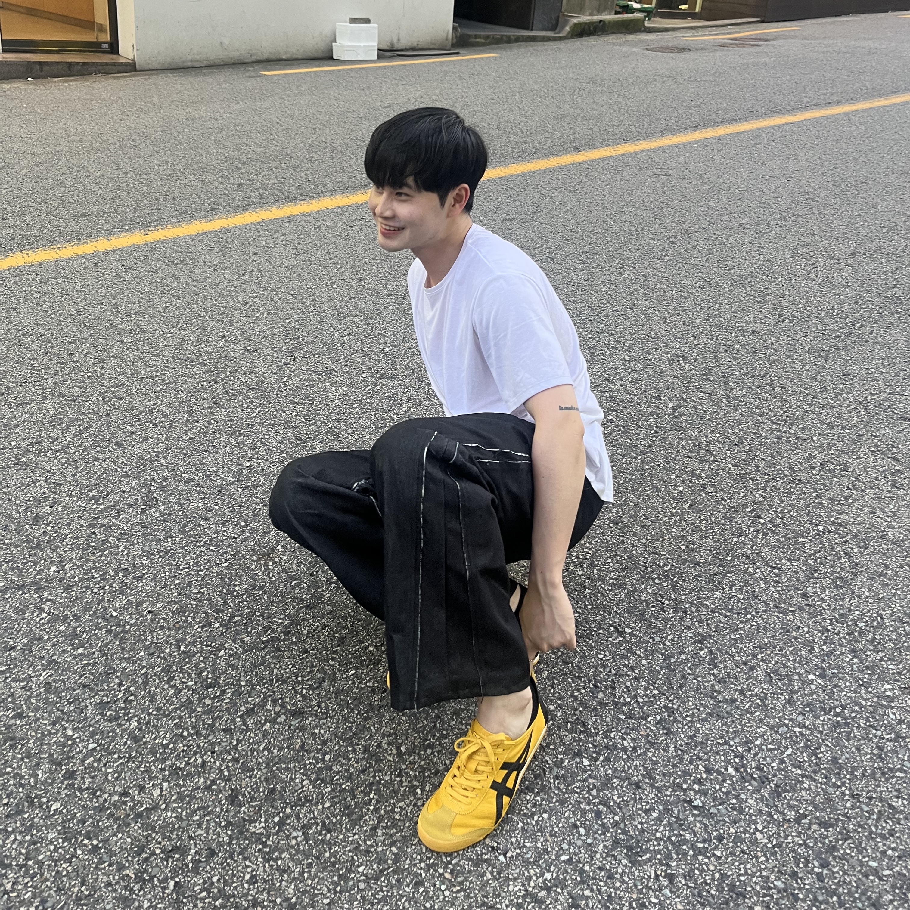 Onitsuka Tiger Mexico 66 Yellow Black 착용 스타일