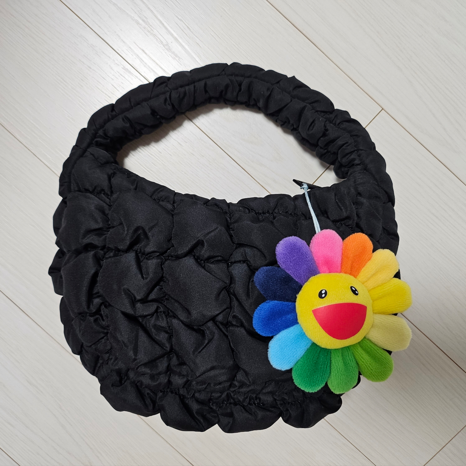 COS Quilted Micro Bag Black 착용 스타일