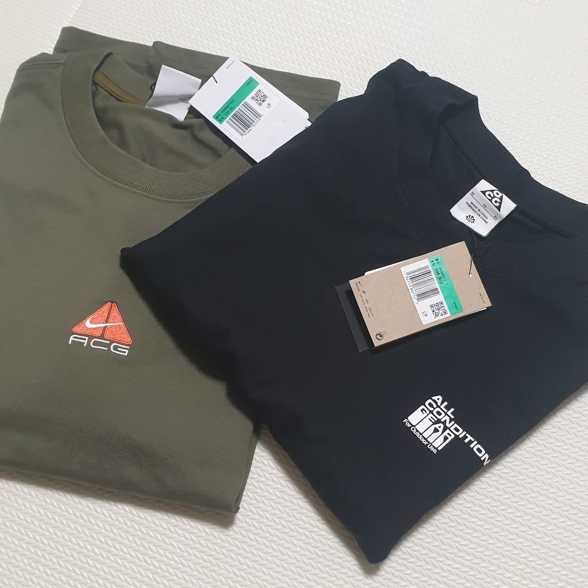 Nike ACG Logo Embroidered Long Sleeve T-Shirt Medium Olive - Asia, Nike NRG ACG Mountain Hood Long Sleeve T-Shirt Black - Asia 착용 스타일