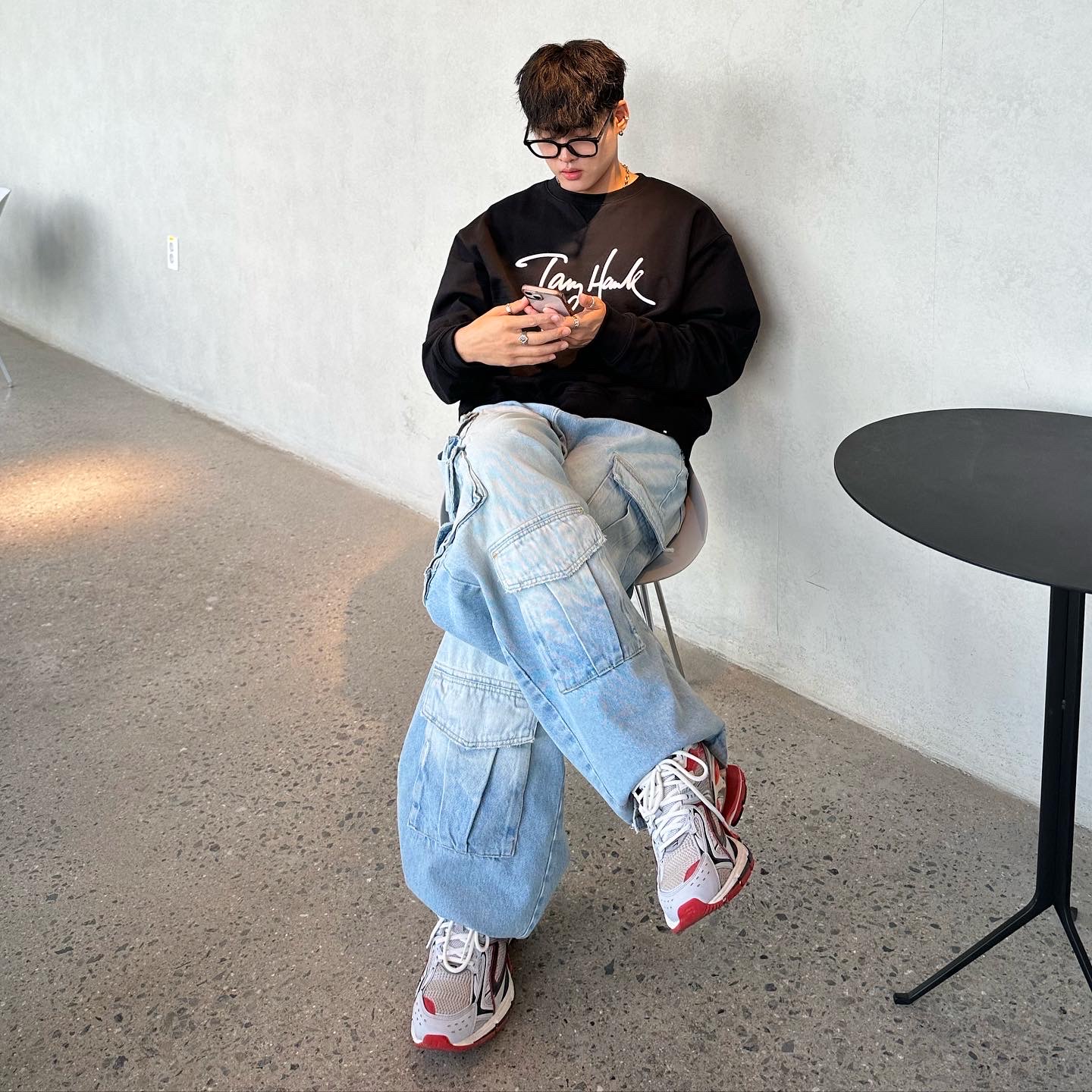 Balenciaga X-Pander Sneakers Red Silver 착용 스타일 - 1