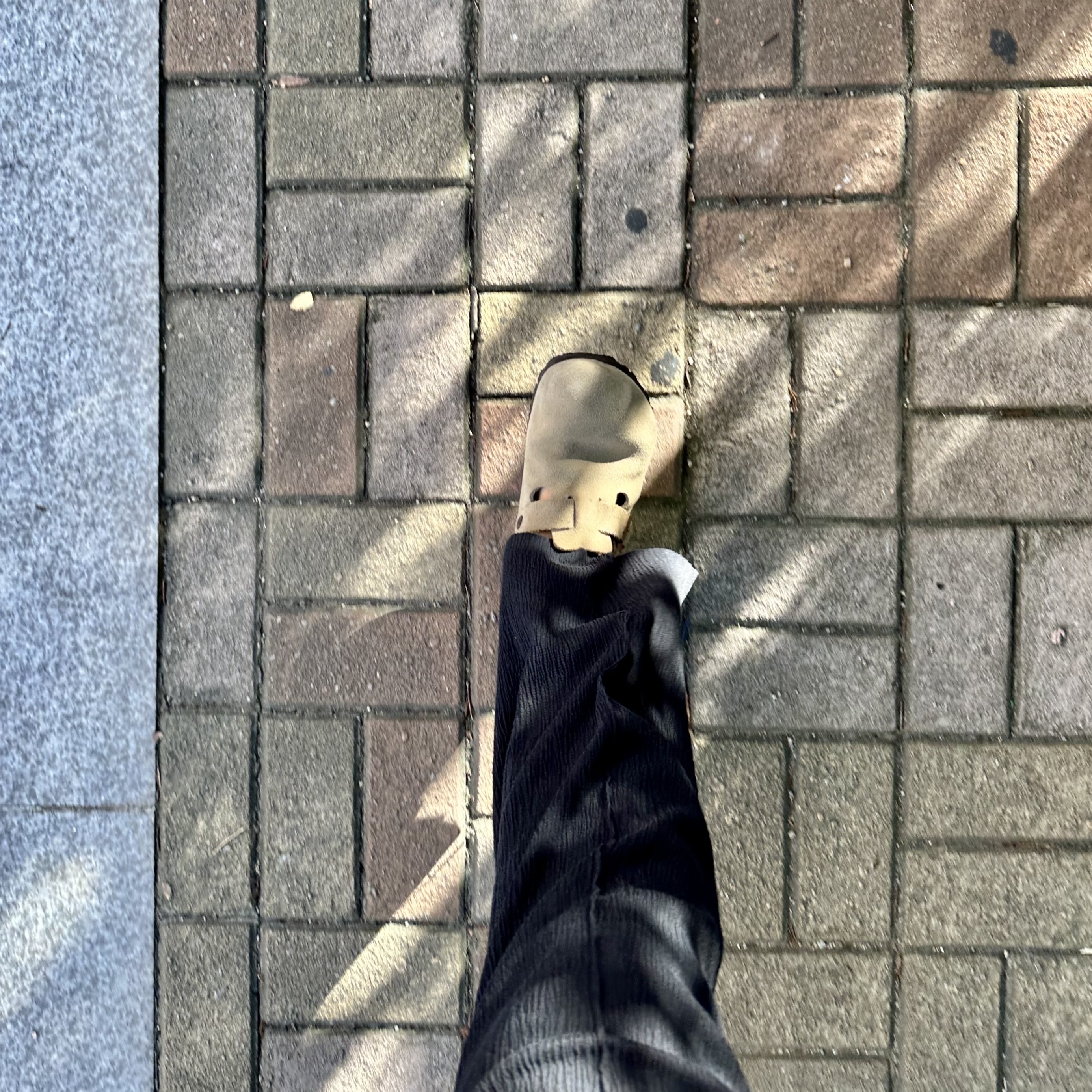 Birkenstock Boston Soft Footbed Taupe - Regular 착용 스타일