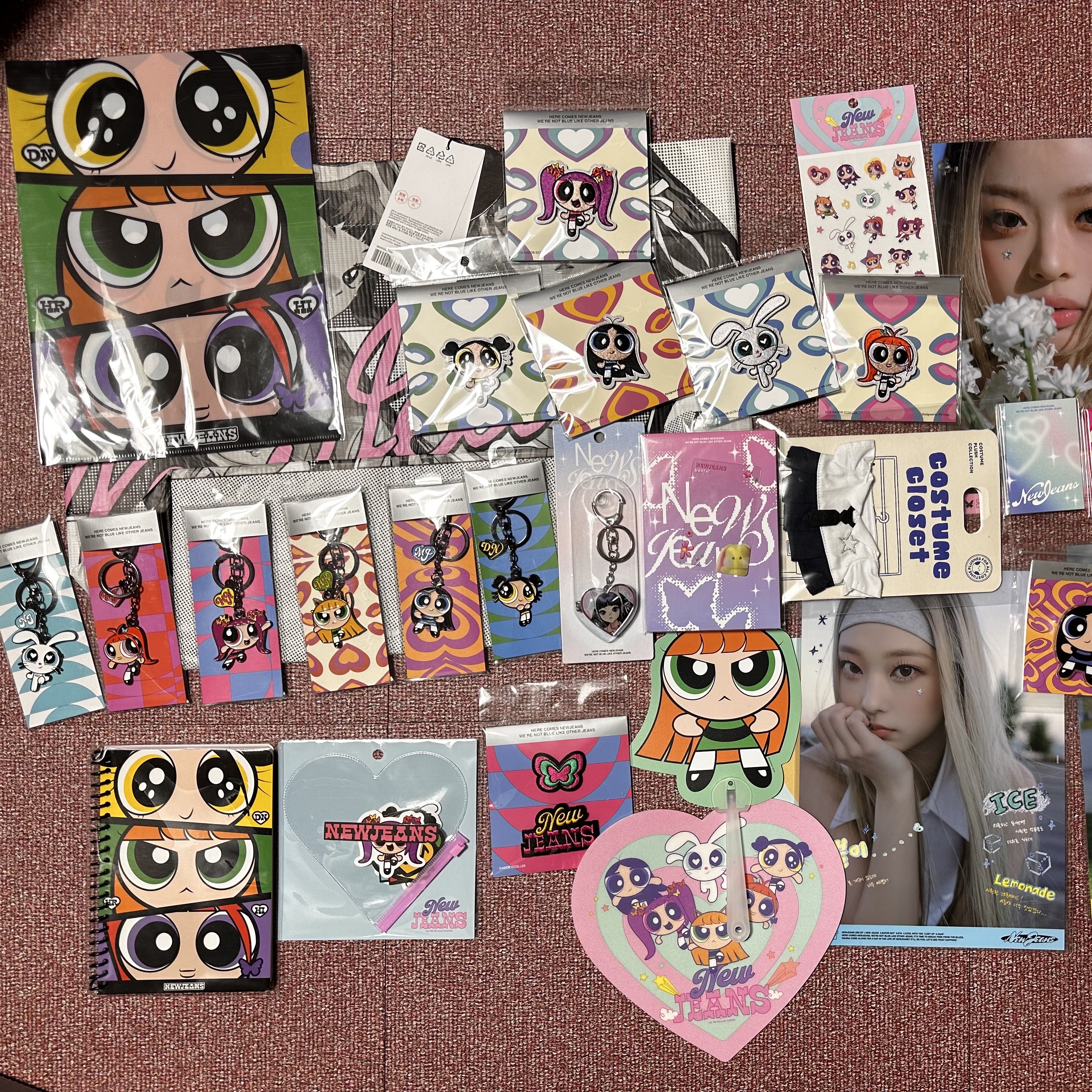 NewJeans x The Powerpuff Girls Metal Keyring Haerin, NewJeans x The Powerpuff Girls Metal Keyring Minji 착용 스타일