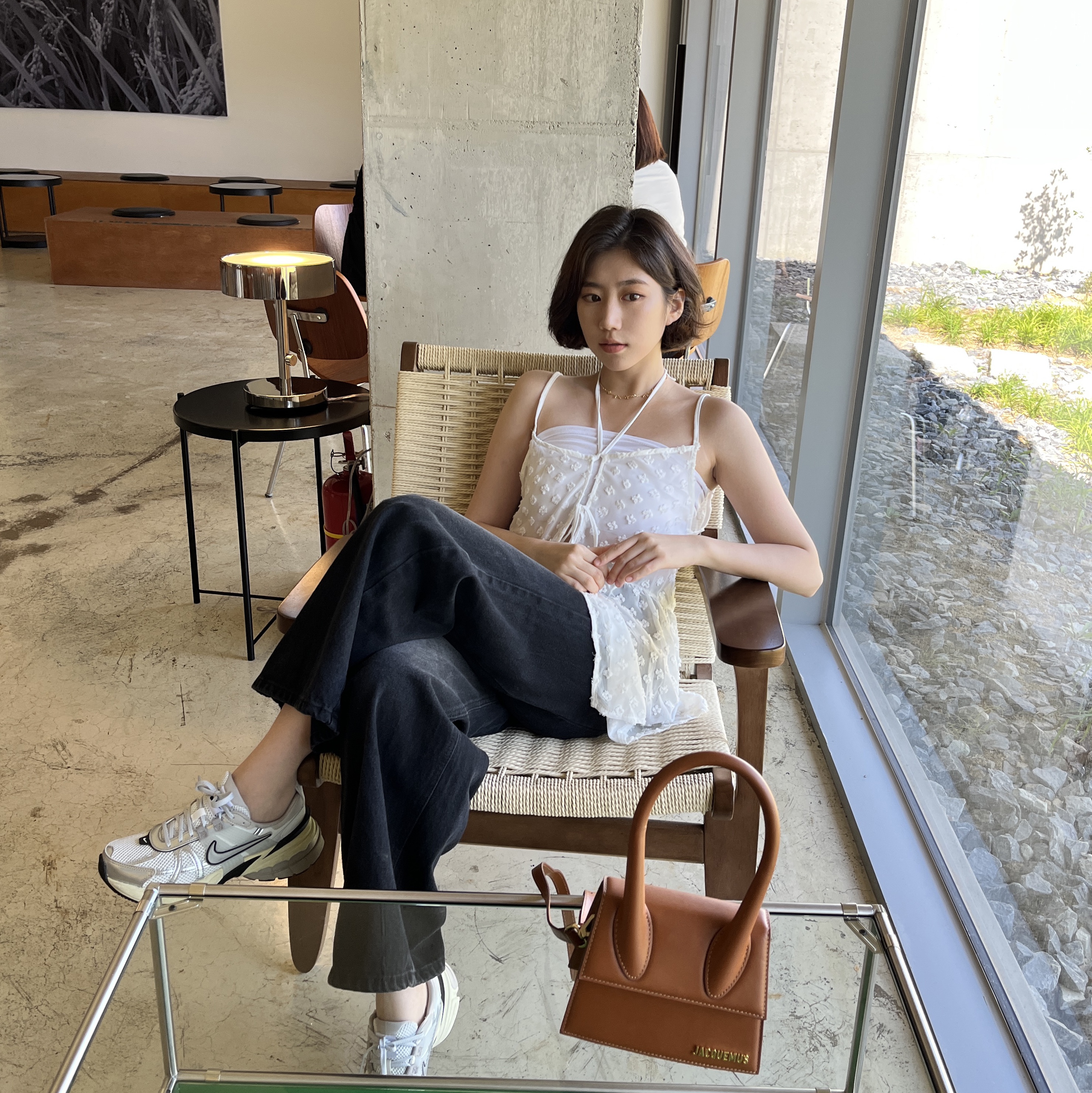 Nike V2K Run Summit White Metallic Silver, Jacquemus Le Chiquito Moyen Signature Handbag Light Brown 착용 스타일 - 5