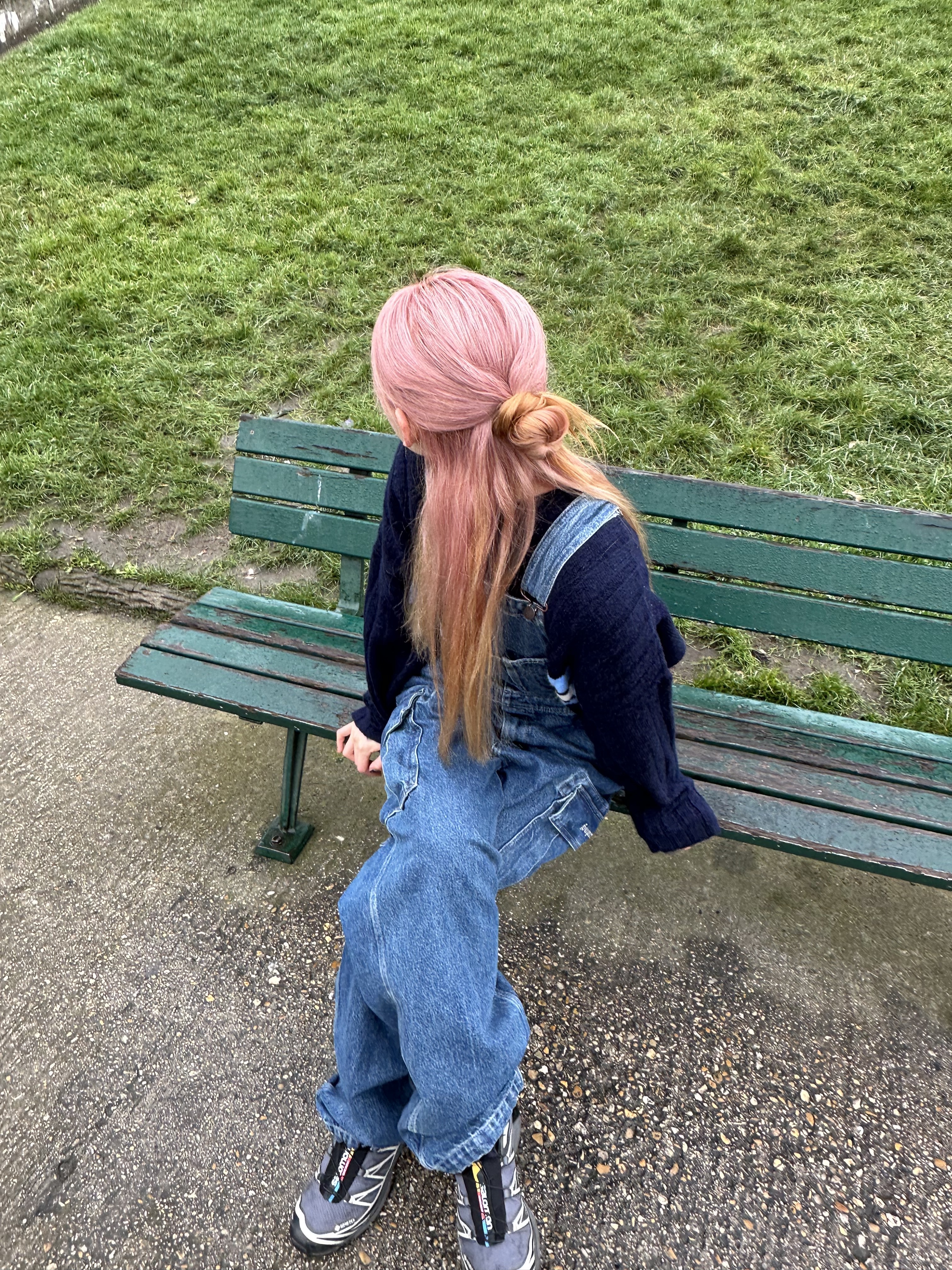 Supreme Cargo Denim Overalls Washed Blue - 22FW, Salomon XT-6 Gore-Tex Black Ebony 착용 스타일 - 3