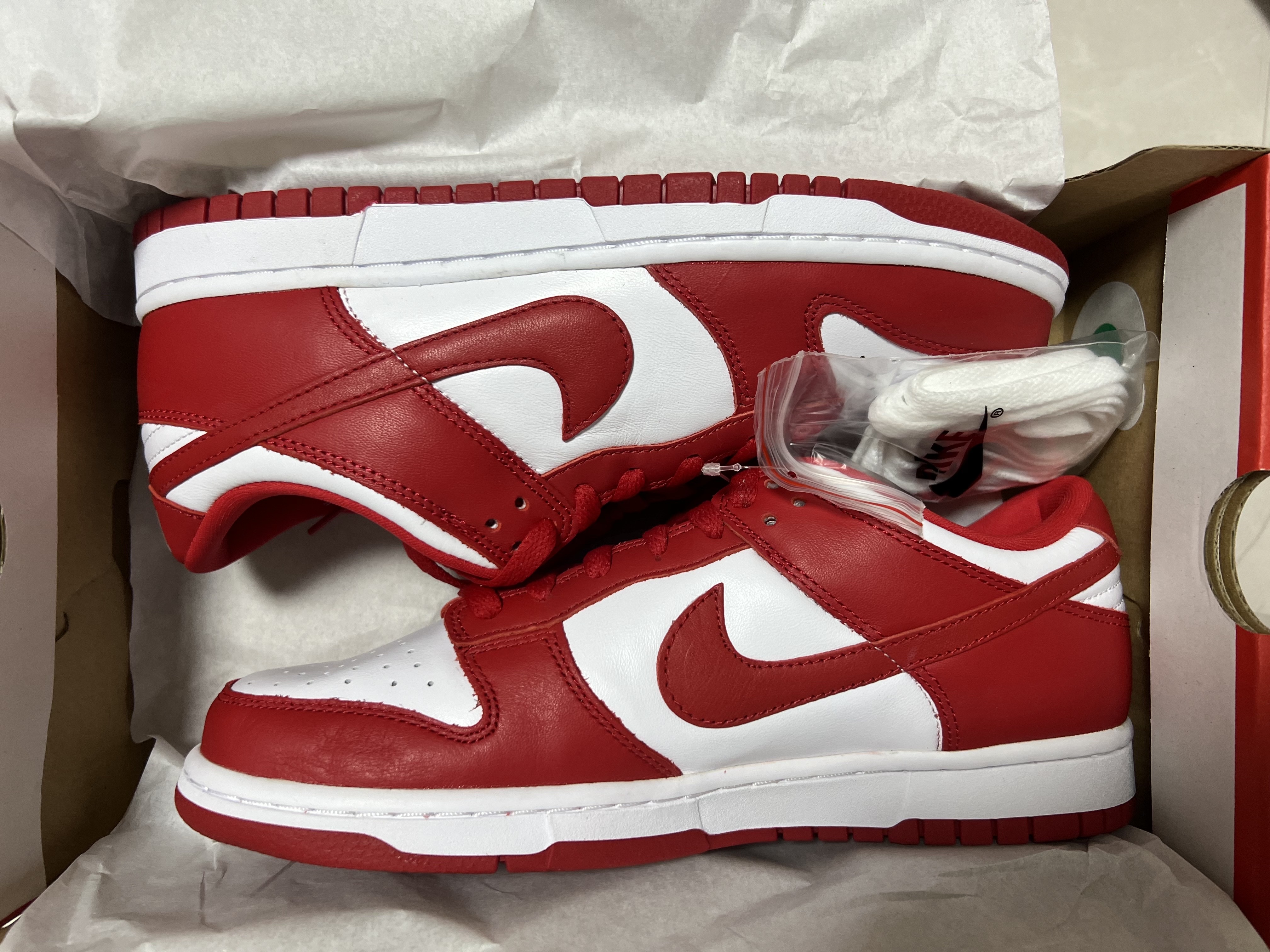 Nike Dunk Low SP White and University Red 2023 착용 스타일