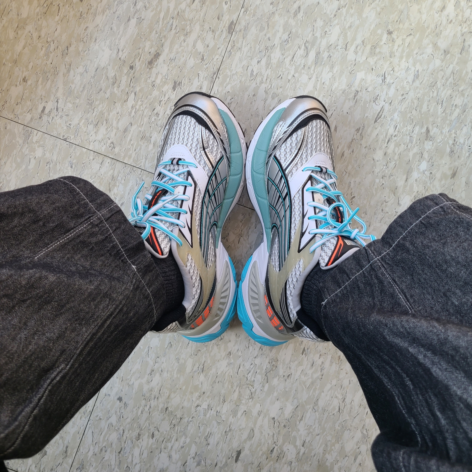 Puma Velophasis Phased White Porcelain 착용 스타일 - 4