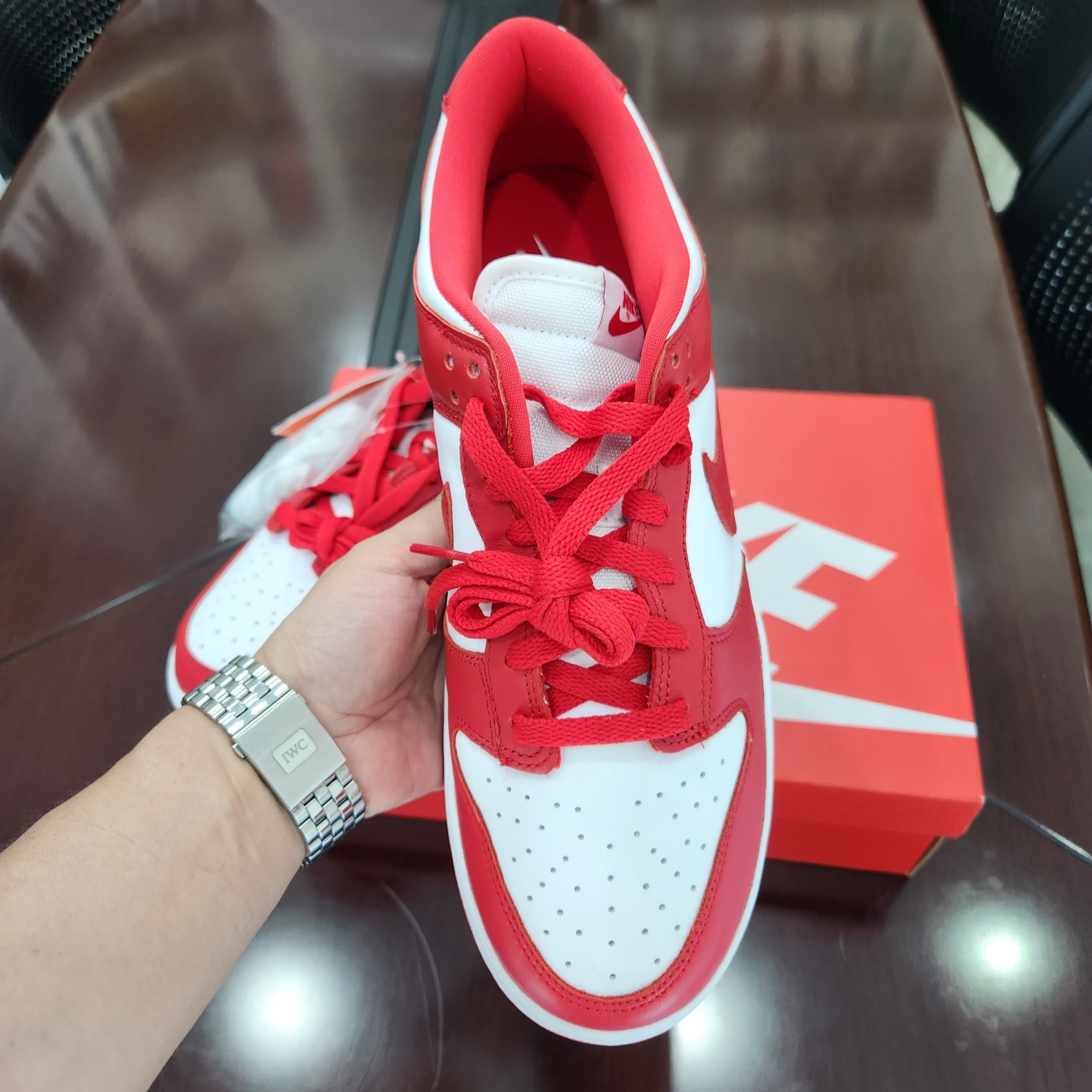 Nike Dunk Low SP White and University Red 2023 착용 스타일 - 2