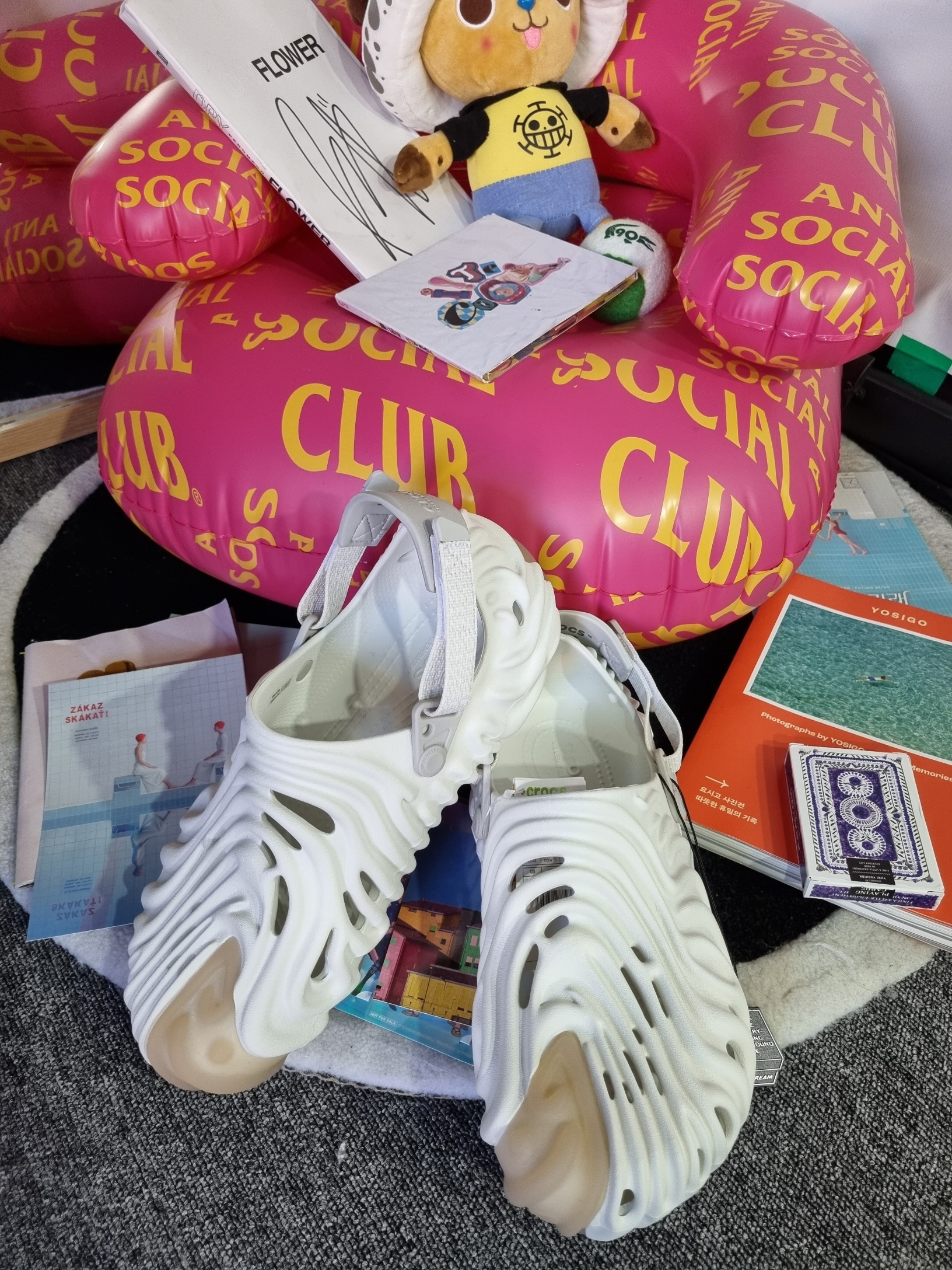 Crocs x Salehe Bembury Pollex Clog Stratus 착용 스타일