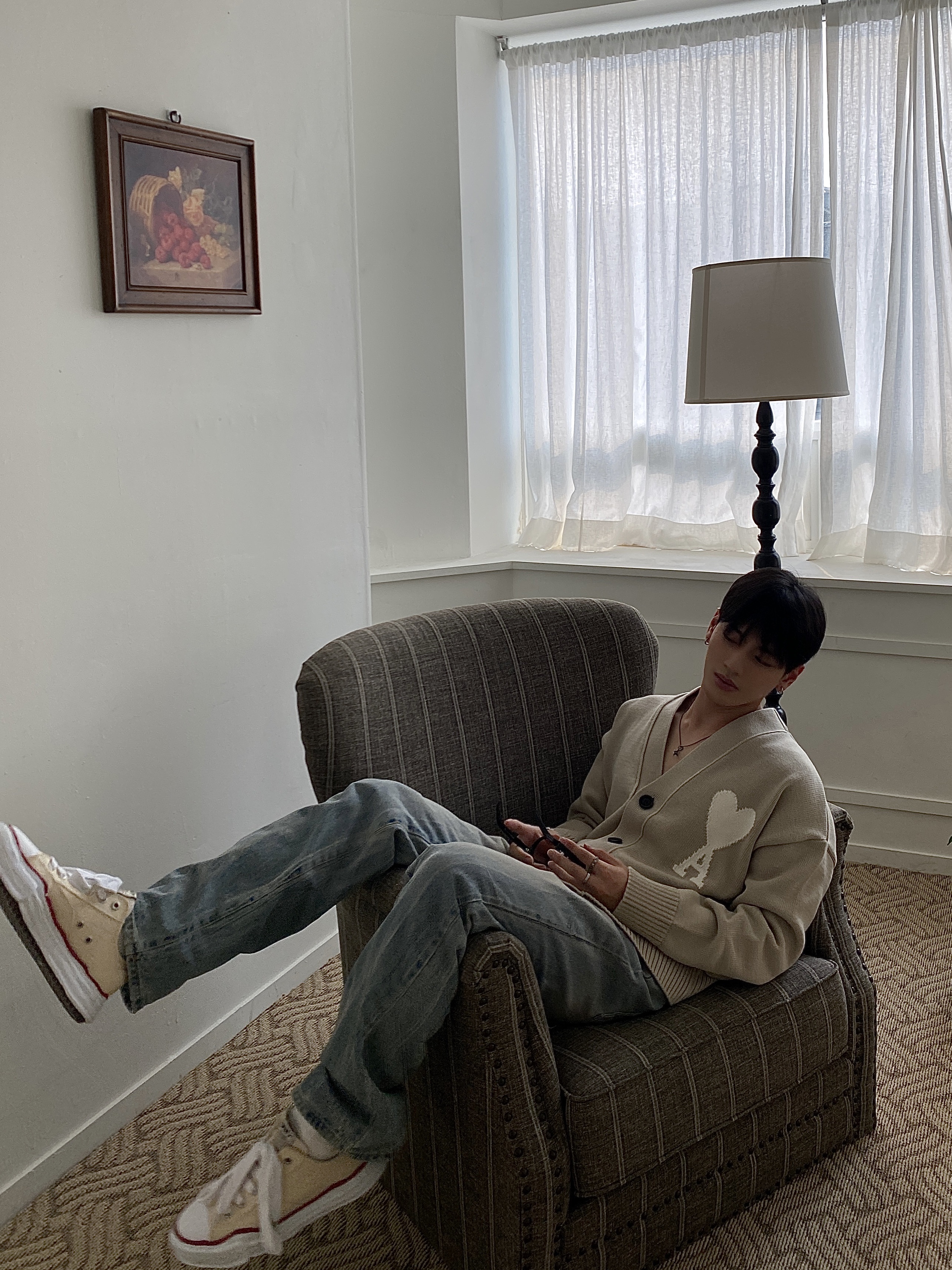 Maison Mihara Yasuhiro Peterson OG Sole Canvas Low-top Sneakers Natural, AMI de Coeur Oversize Cardigan Beige - 22SS 착용 스타일 - 1