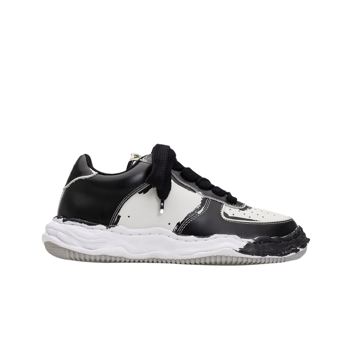 A11FW725-BLKWHT Maison Mihara Yasuhiro Wayne OG Sole Printed Leather Low-top Sneakers Black White - 대표 이미지 #1