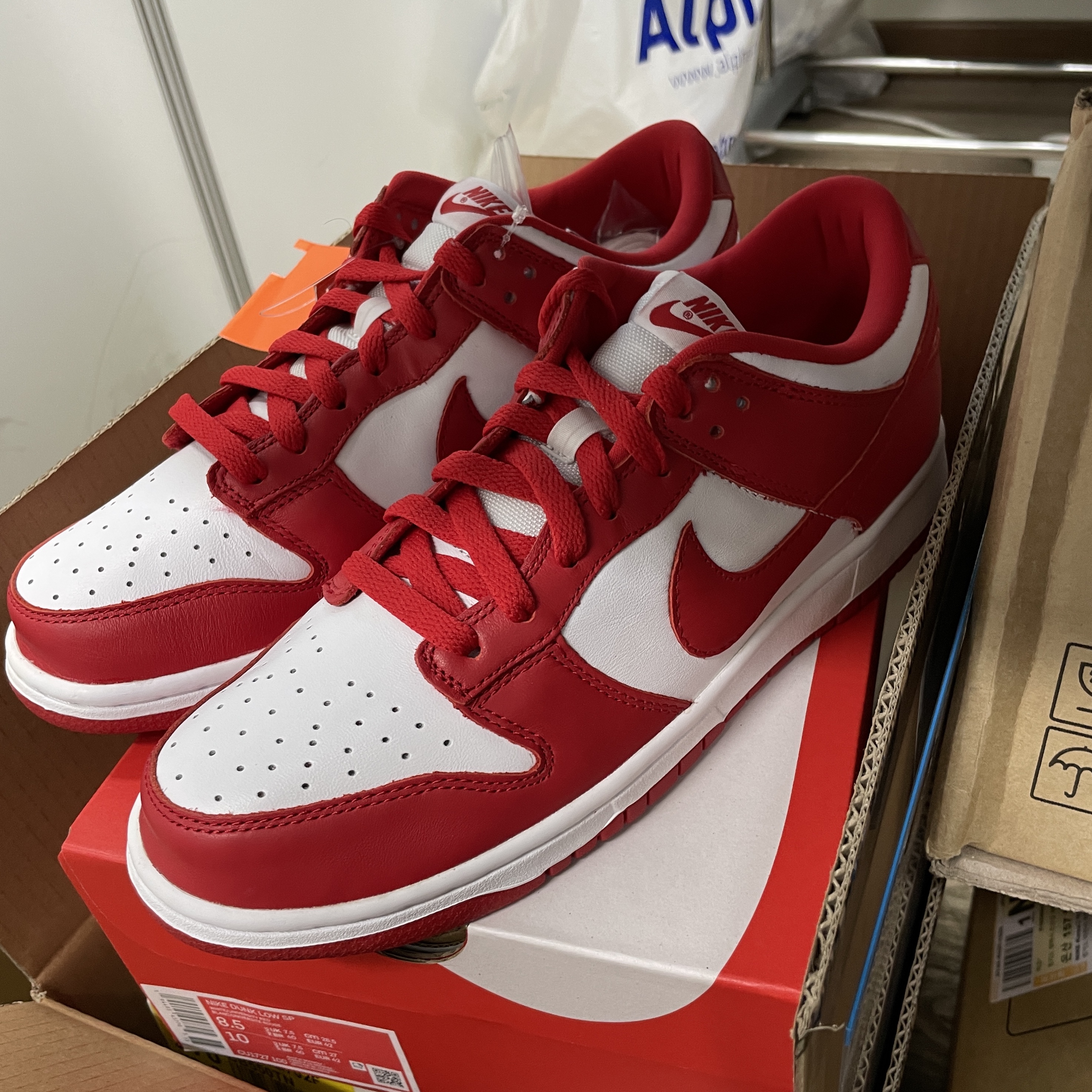 Nike Dunk Low SP White and University Red 2023 착용 스타일
