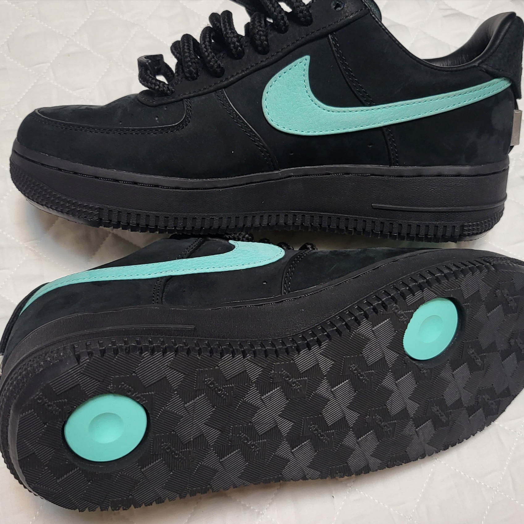 Nike x Tiffany & Co. Air Force 1 Low SP 1837 착용 스타일 - 3