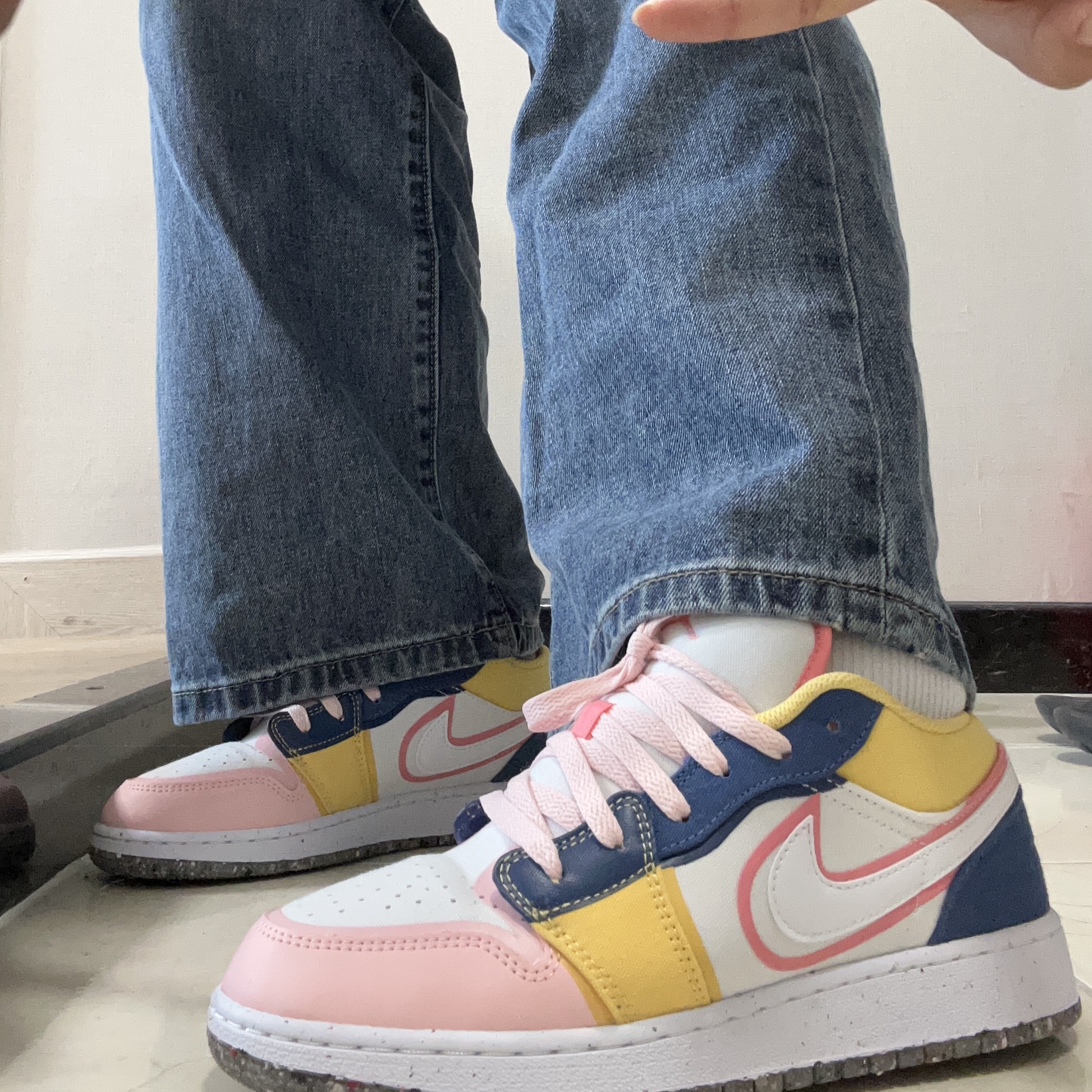 (GS) Jordan 1 Low SE White French Blue 착용 스타일
