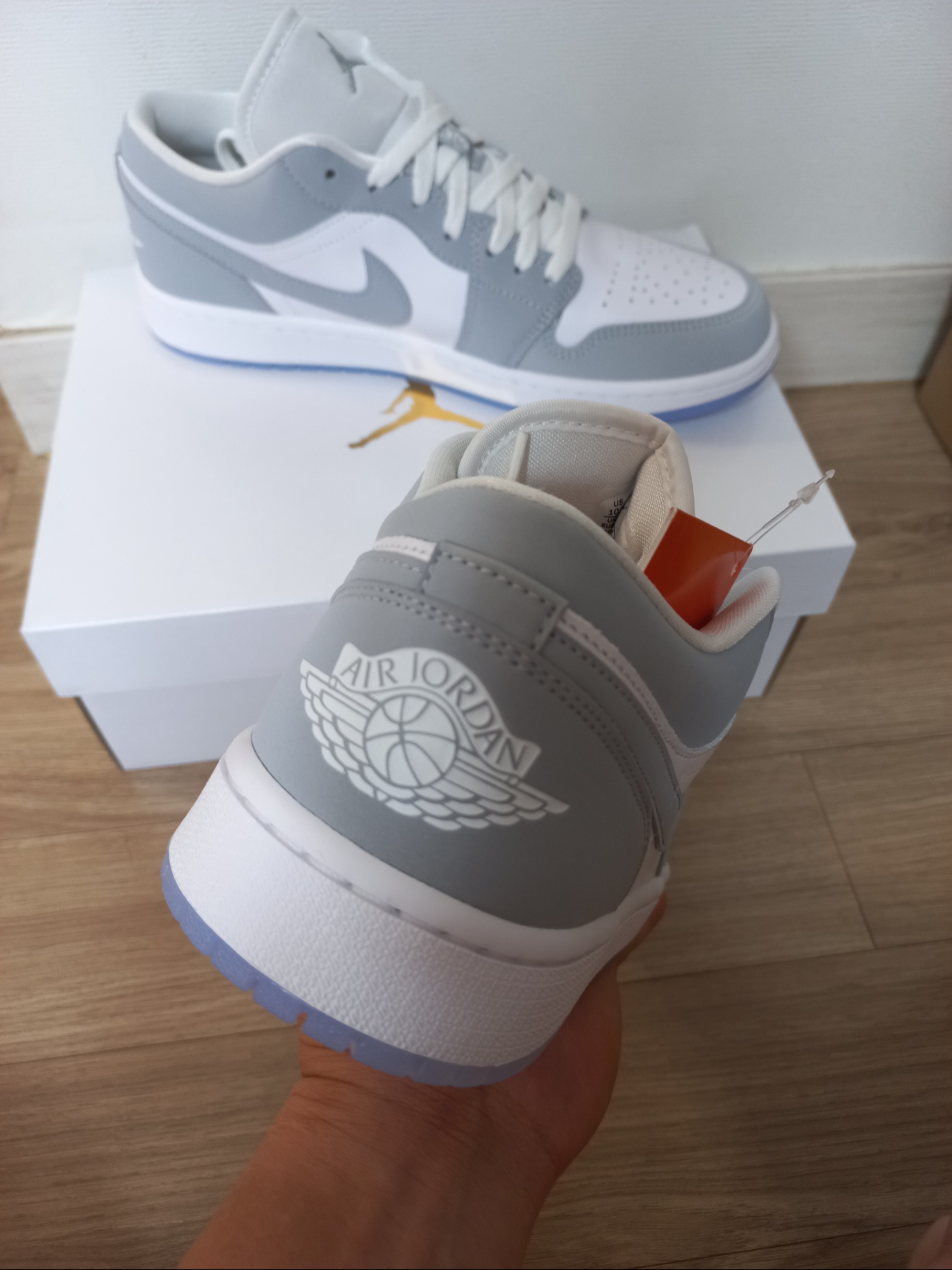 (W) Jordan 1 Low White Wolf Grey 착용 스타일 - 2