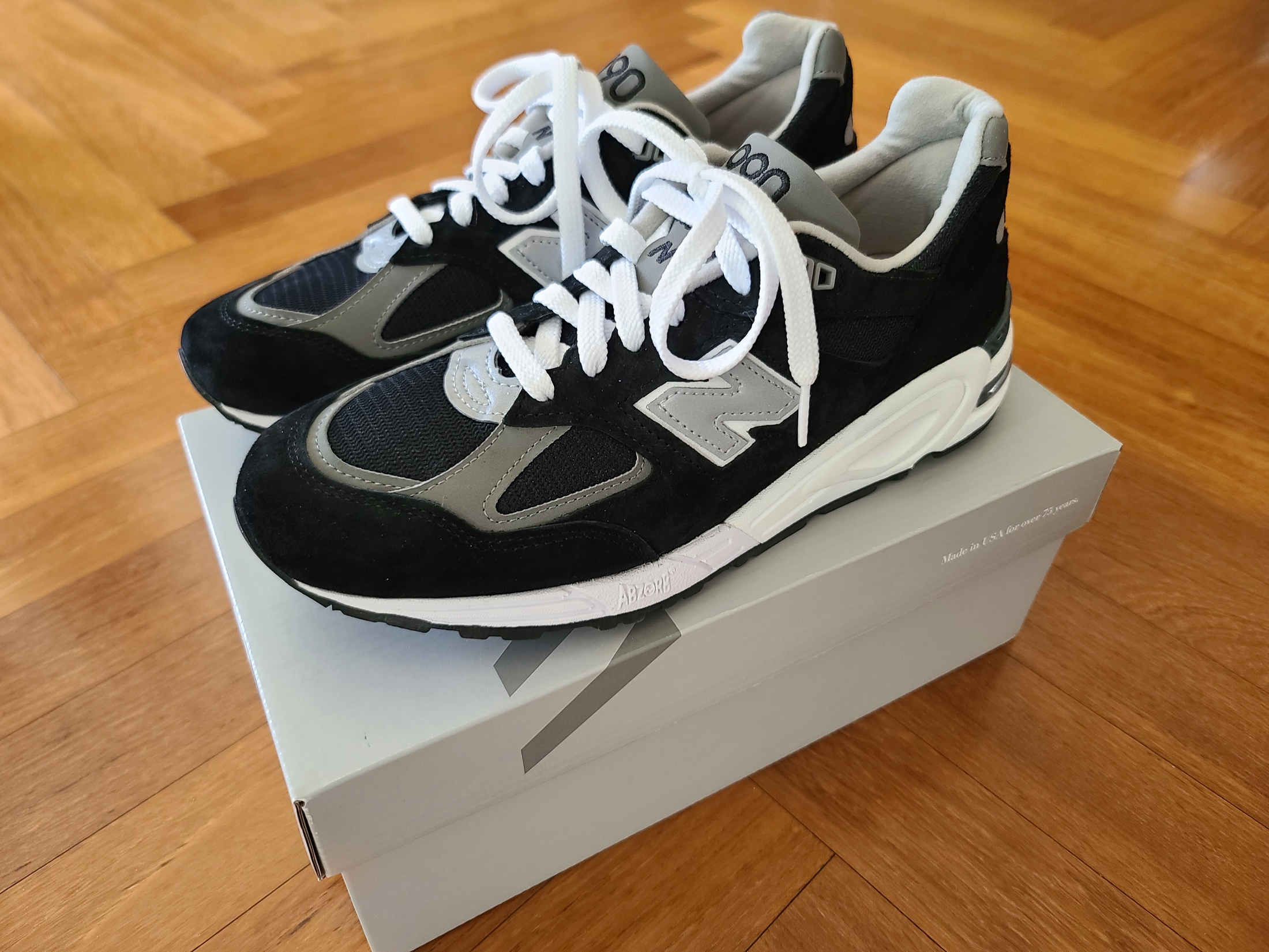 New Balance 990v2 Made in USA Black 착용 스타일