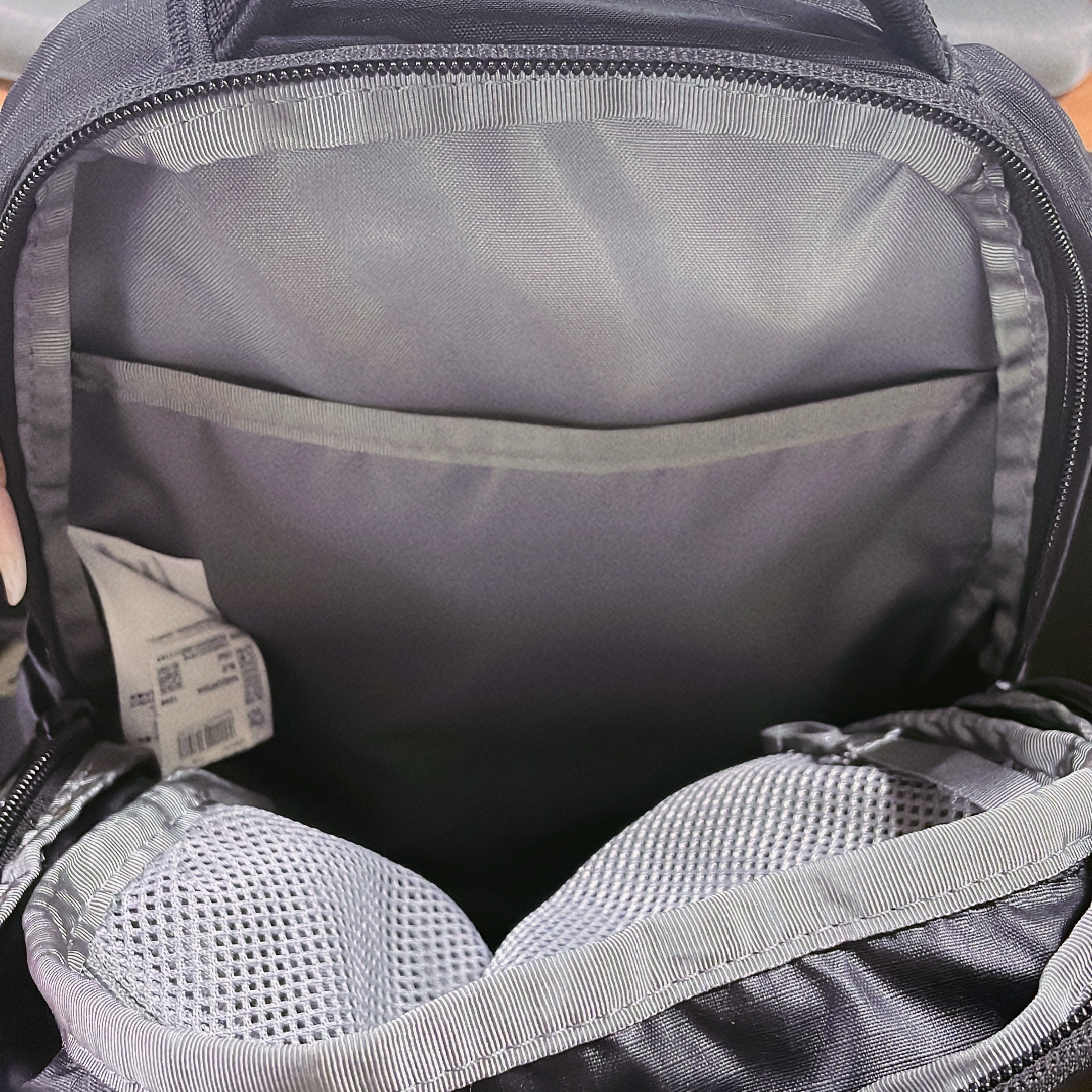 The North Face Borealis Mini Backpack Black 착용 스타일 - 2