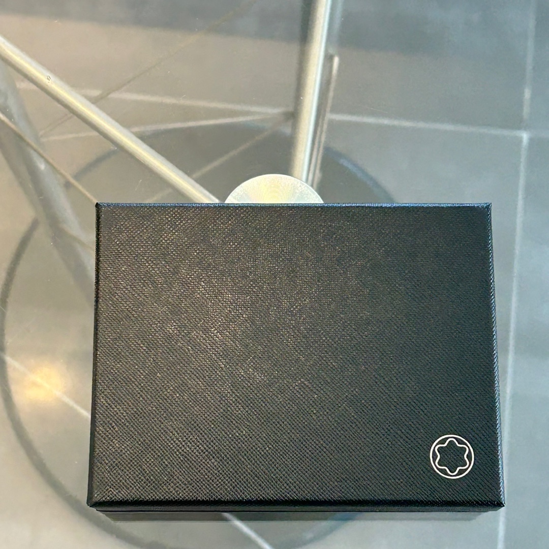 Montblanc Sartorial 5cc Pocket Card Holder Black 착용 스타일 - 1