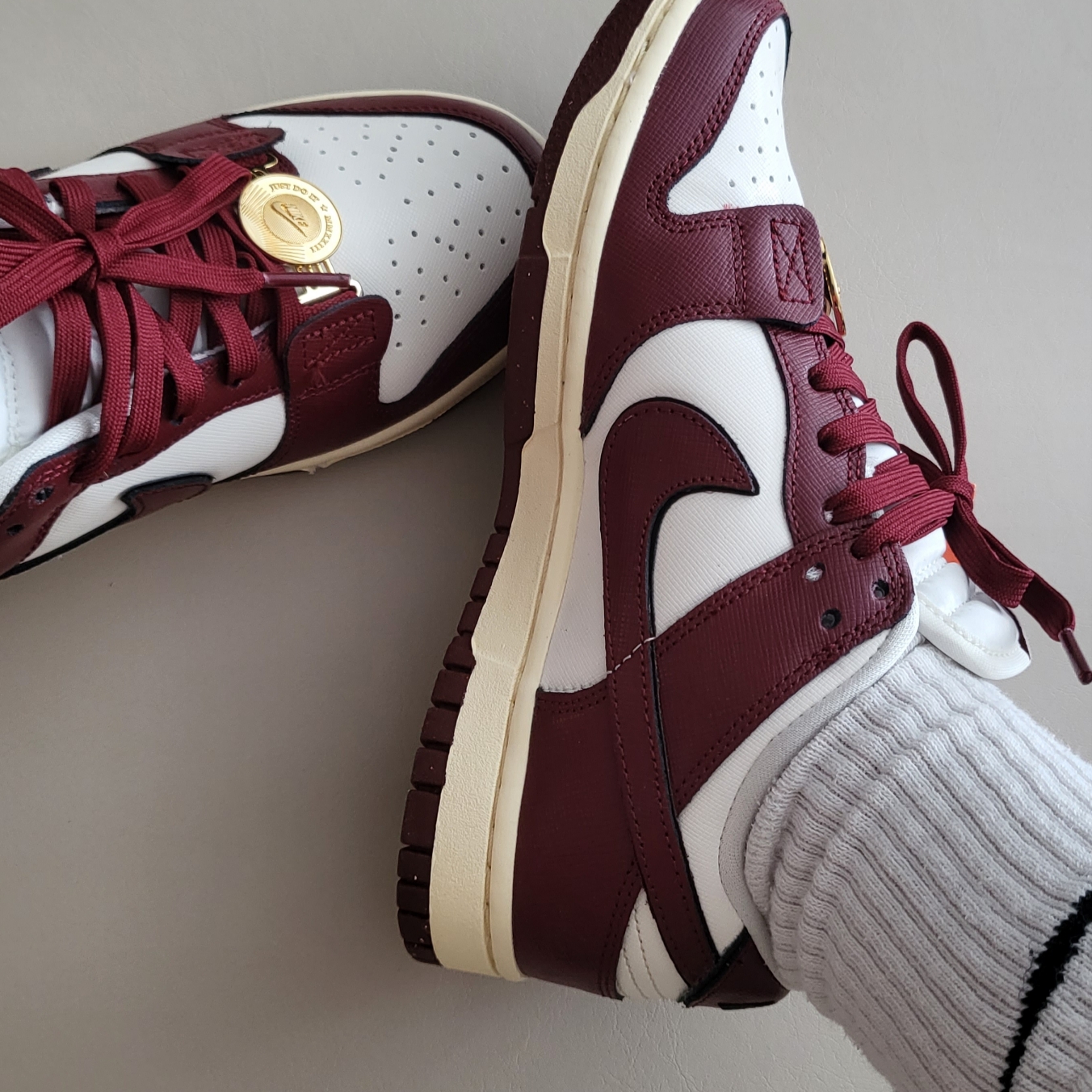 (W) Nike Dunk Low SE Pendant 착용 스타일 - 1